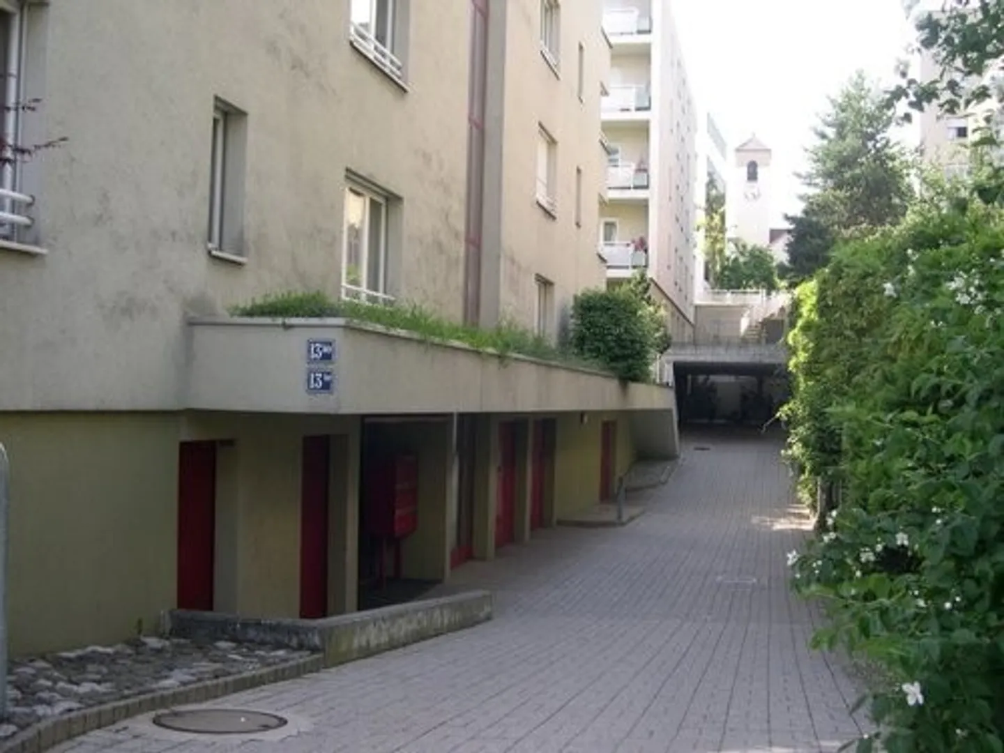 Place de parc à louer proche de La Sallaz - Photo 3 sur 4