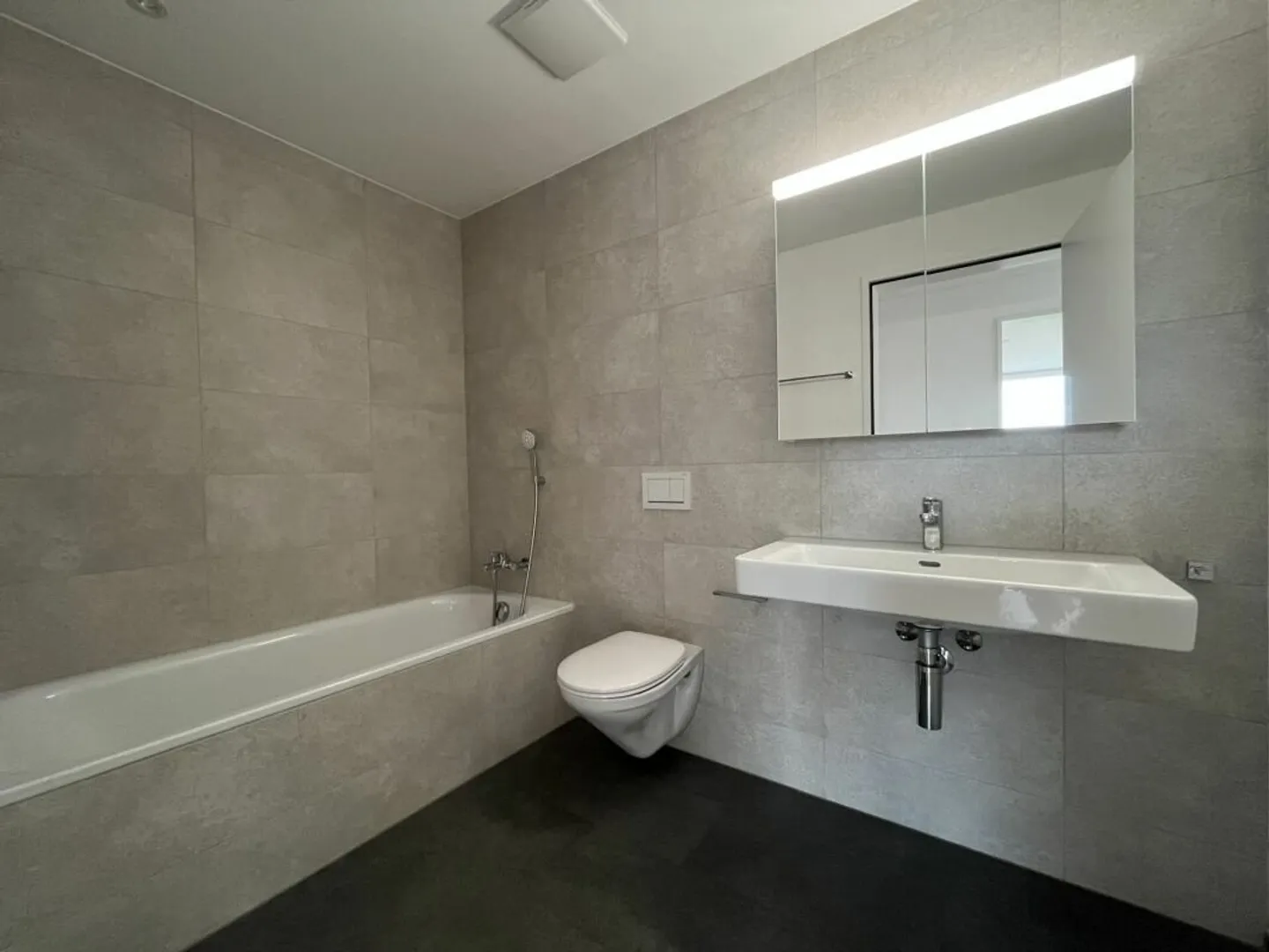 Appartement moderne de 4,5 pièces au cœur de Dagmersellen - Photo 9 sur 12