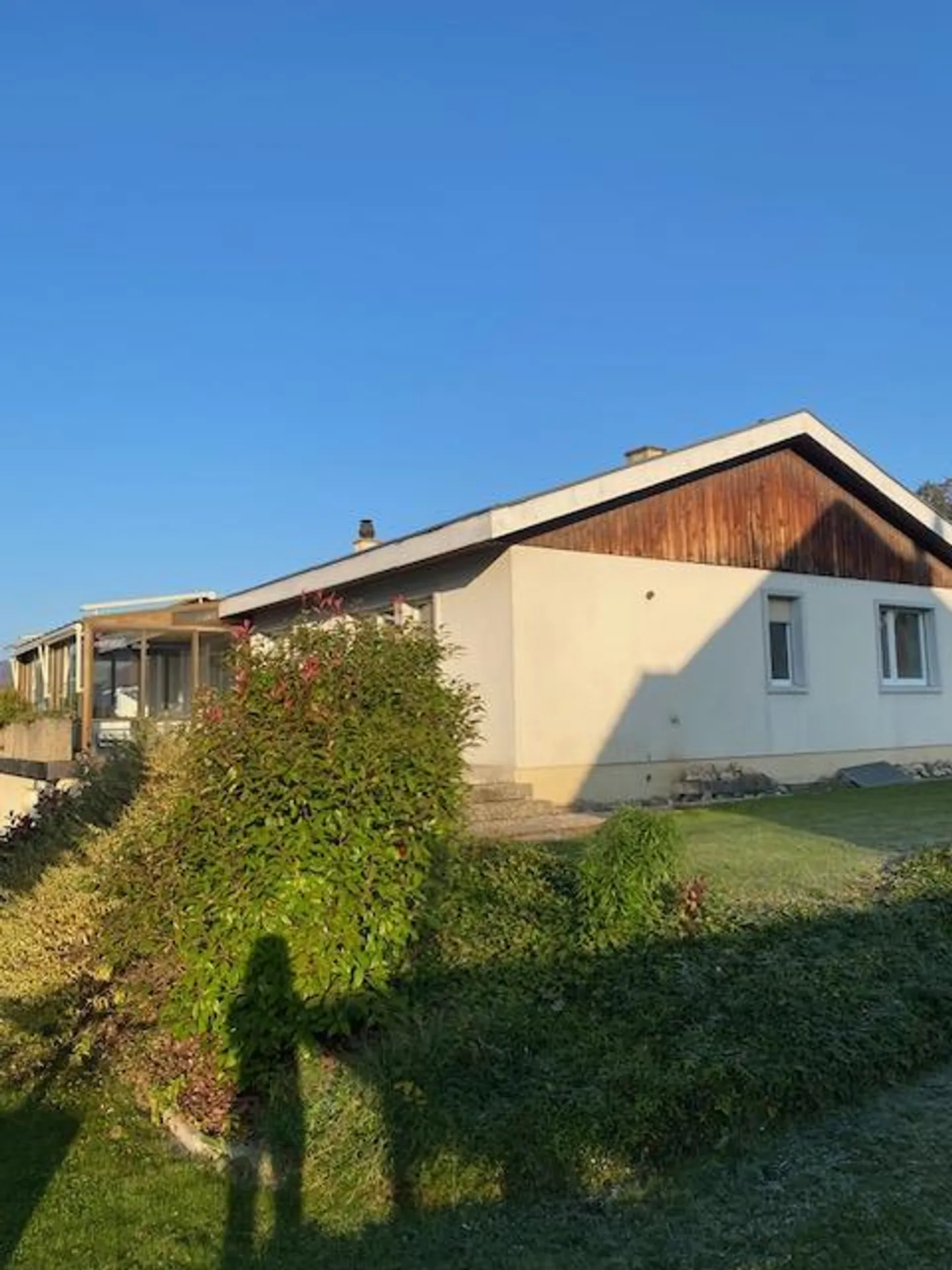 Casa unifamiliare di 6 1/2 stanze in affitto, in una posizione tranquilla e soleggiata - Foto 1 di 2