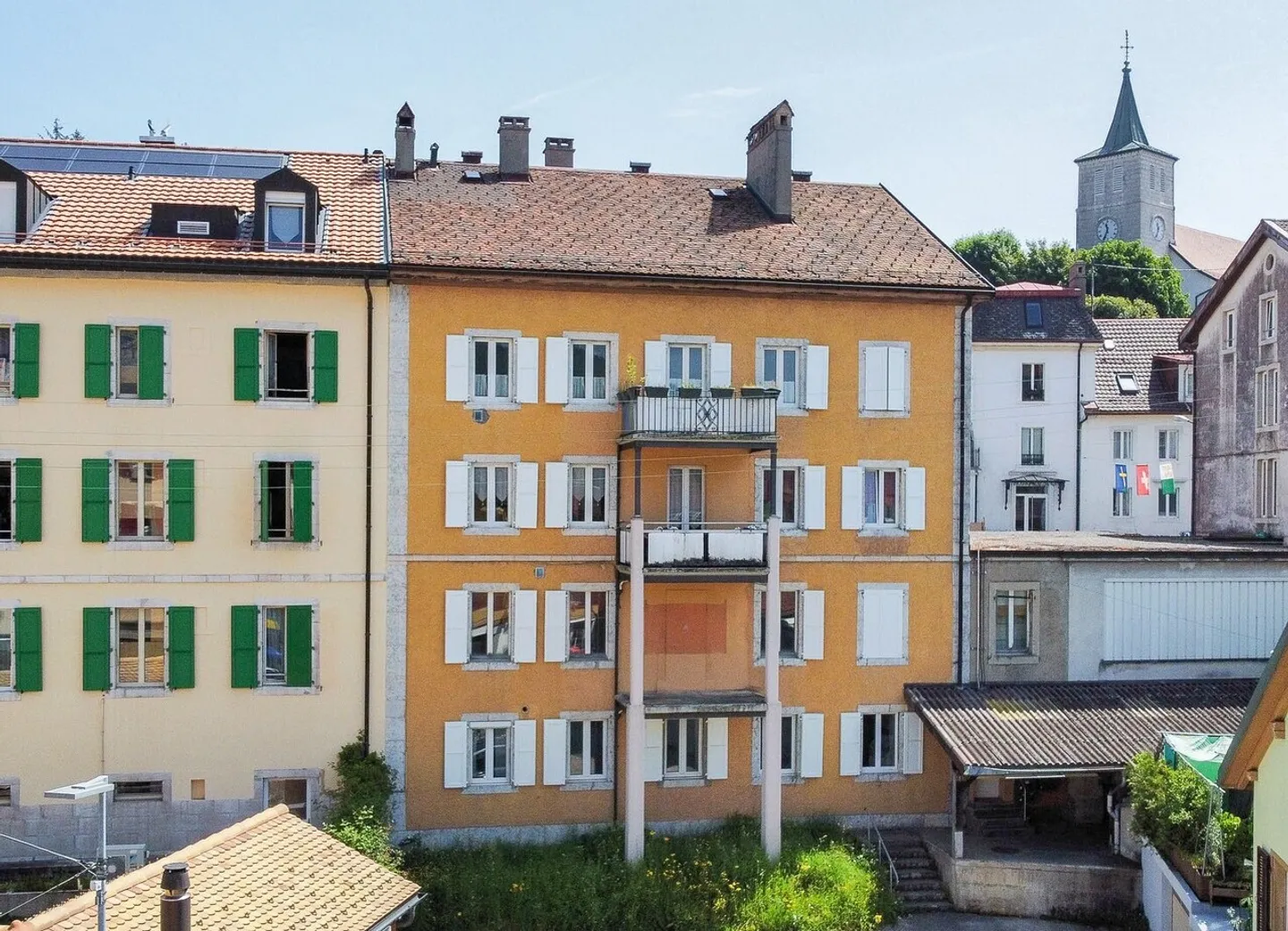 Gemischt genutztes Gebäude - Foto 2 von 13