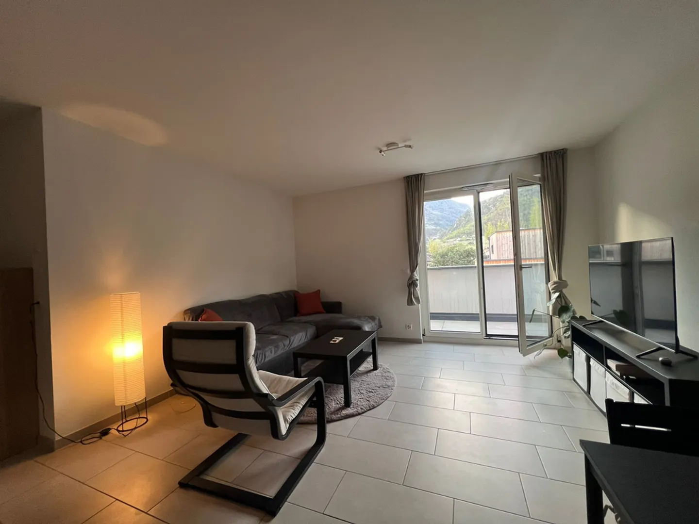 Appartamento spazioso 2.5 locali - Foto 4 di 9