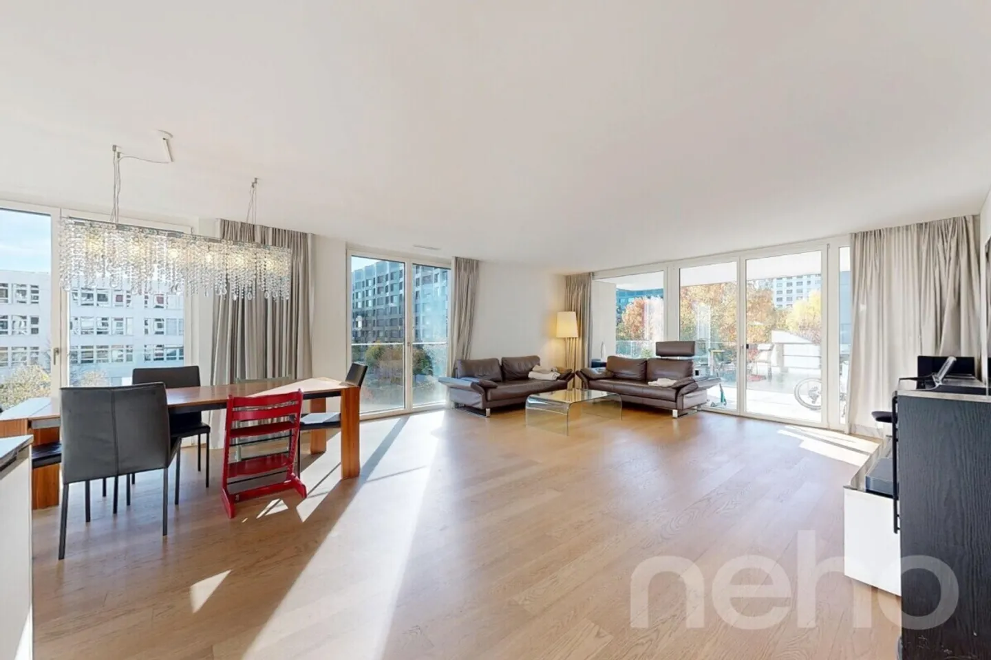 Appartamento di 4,5 stanze di alta qualità - Foto 3 di 9