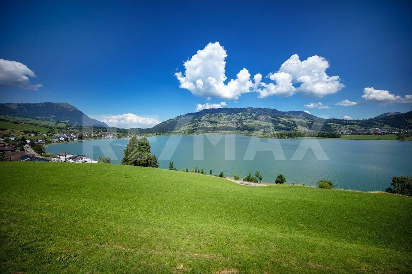 Charming 3-room single-family house with dream lake view in Lauerz SZ - Photo 4 of 13