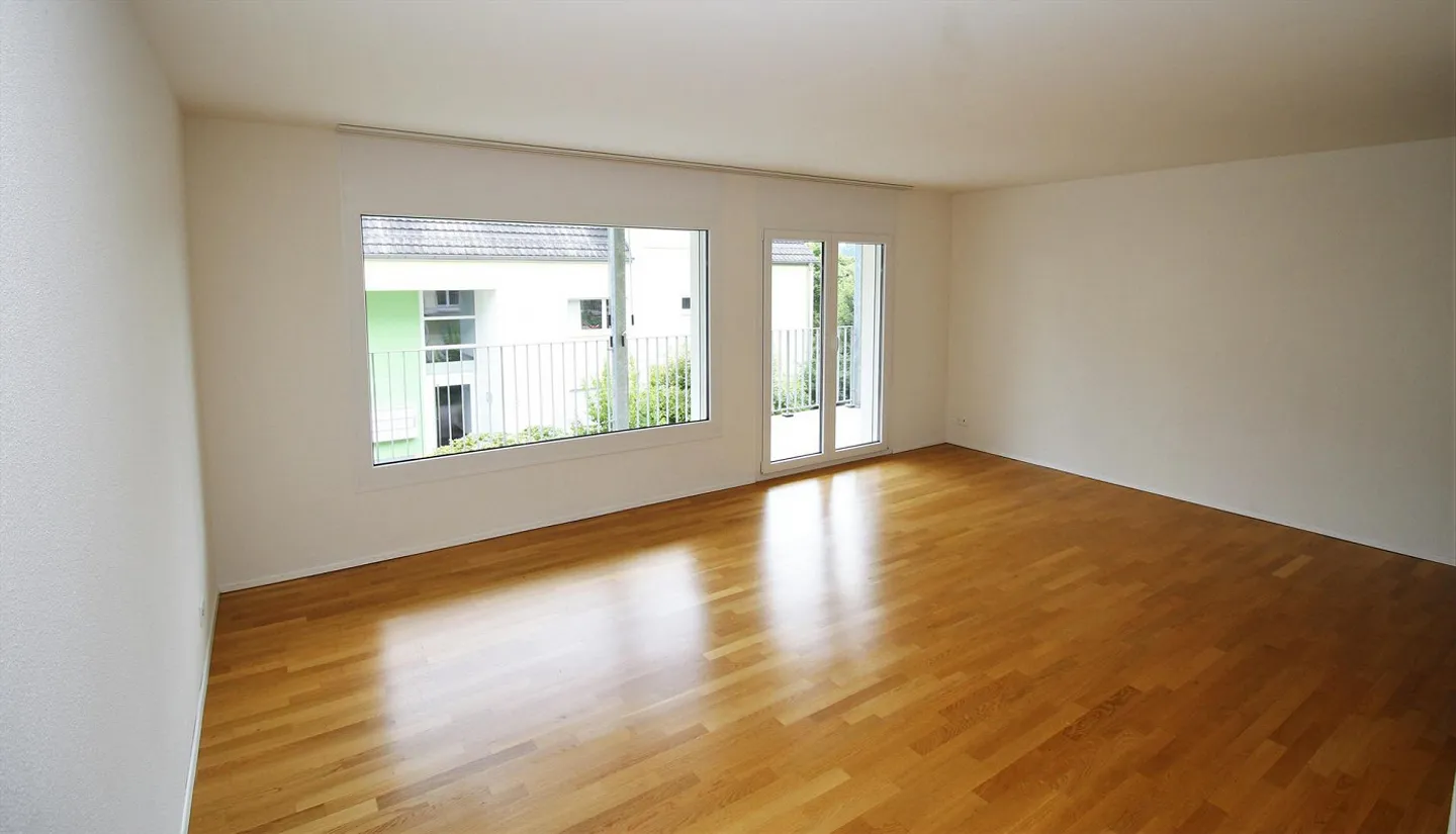 Moderne 3.5-Zimmerwohnung mit Balkon - Foto 3 von 9