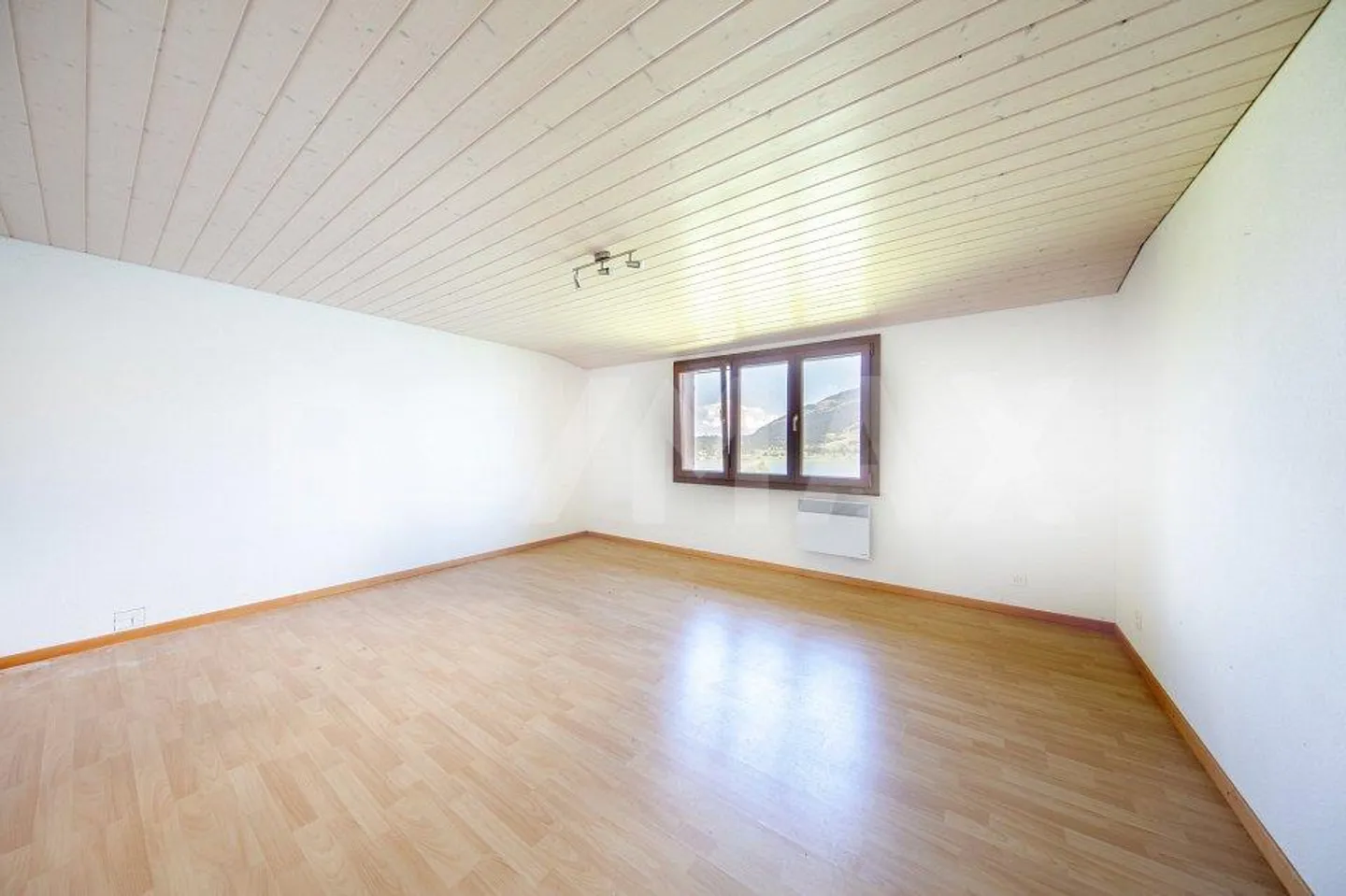 Charming 3-room single-family house with dream lake view in Lauerz SZ - Photo 8 of 13