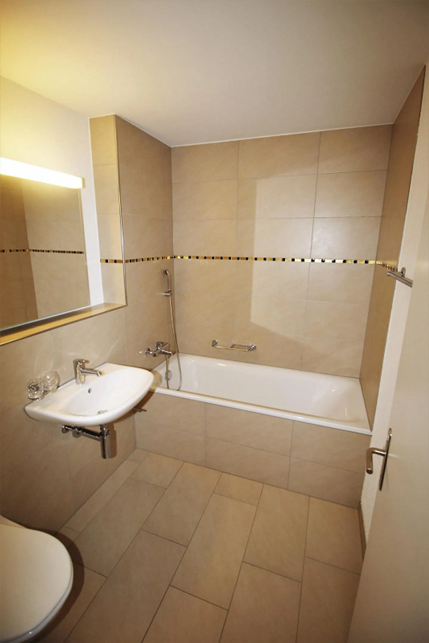 Moderne 3.5-Zimmerwohnung mit Balkon - Foto 7 von 9