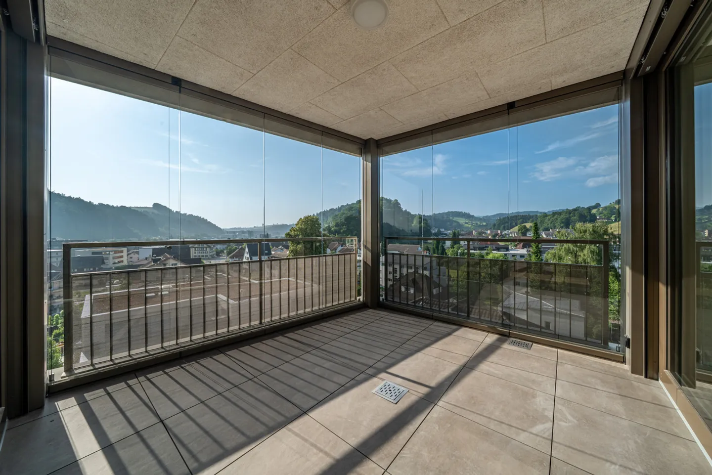 Première occupation - Appartement en attique au cœur de Willisau - Photo 3 sur 8