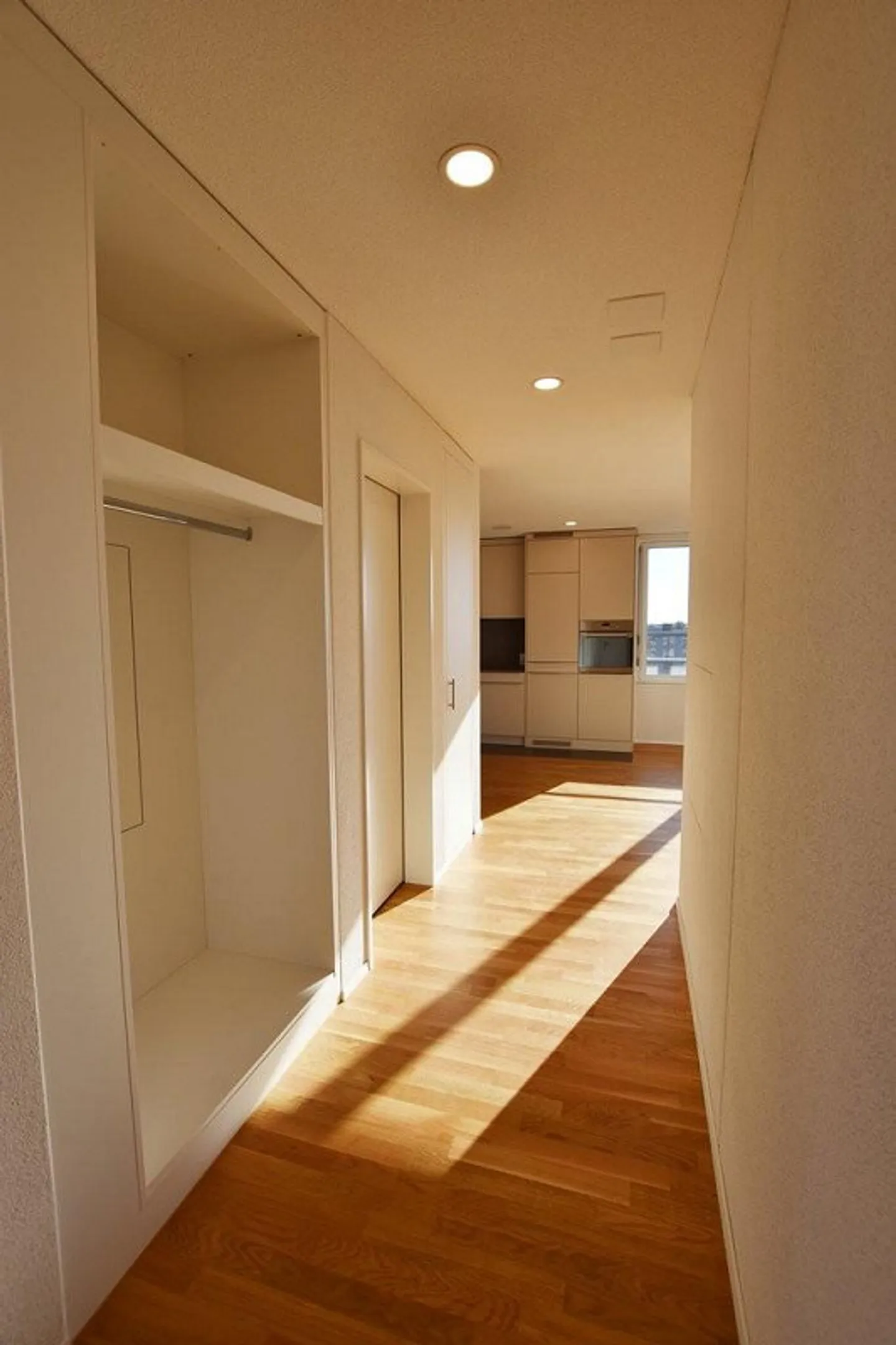 Appartement moderne de 3,5 pièces avec grande terrasse à la gare de Lyss - Photo 6 sur 9