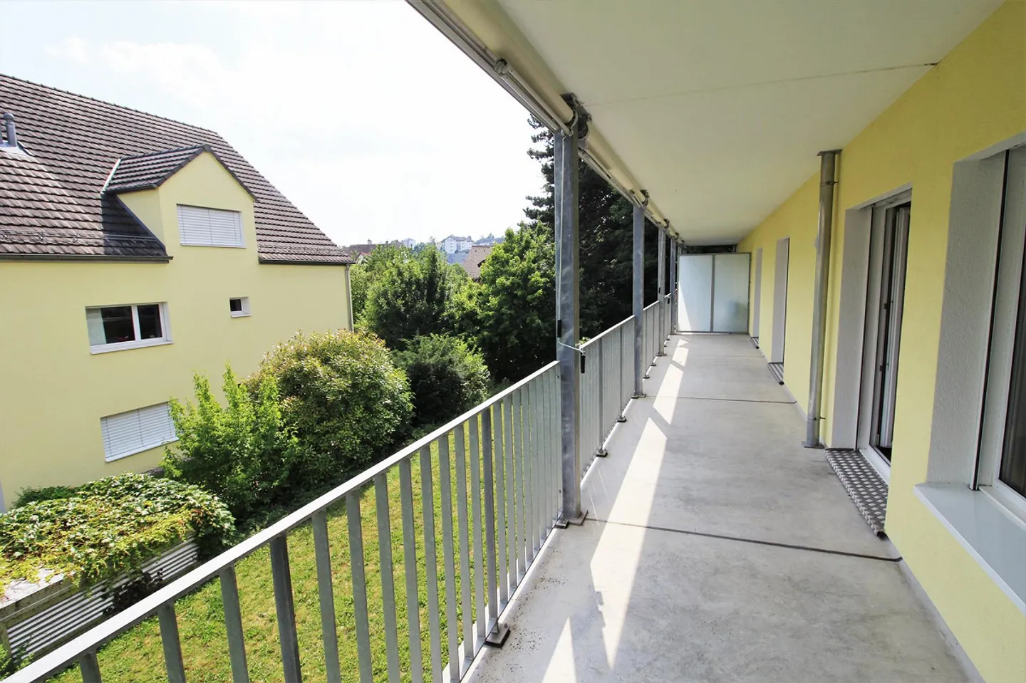 Moderne 3.5-Zimmerwohnung mit Balkon - Foto 8 von 9