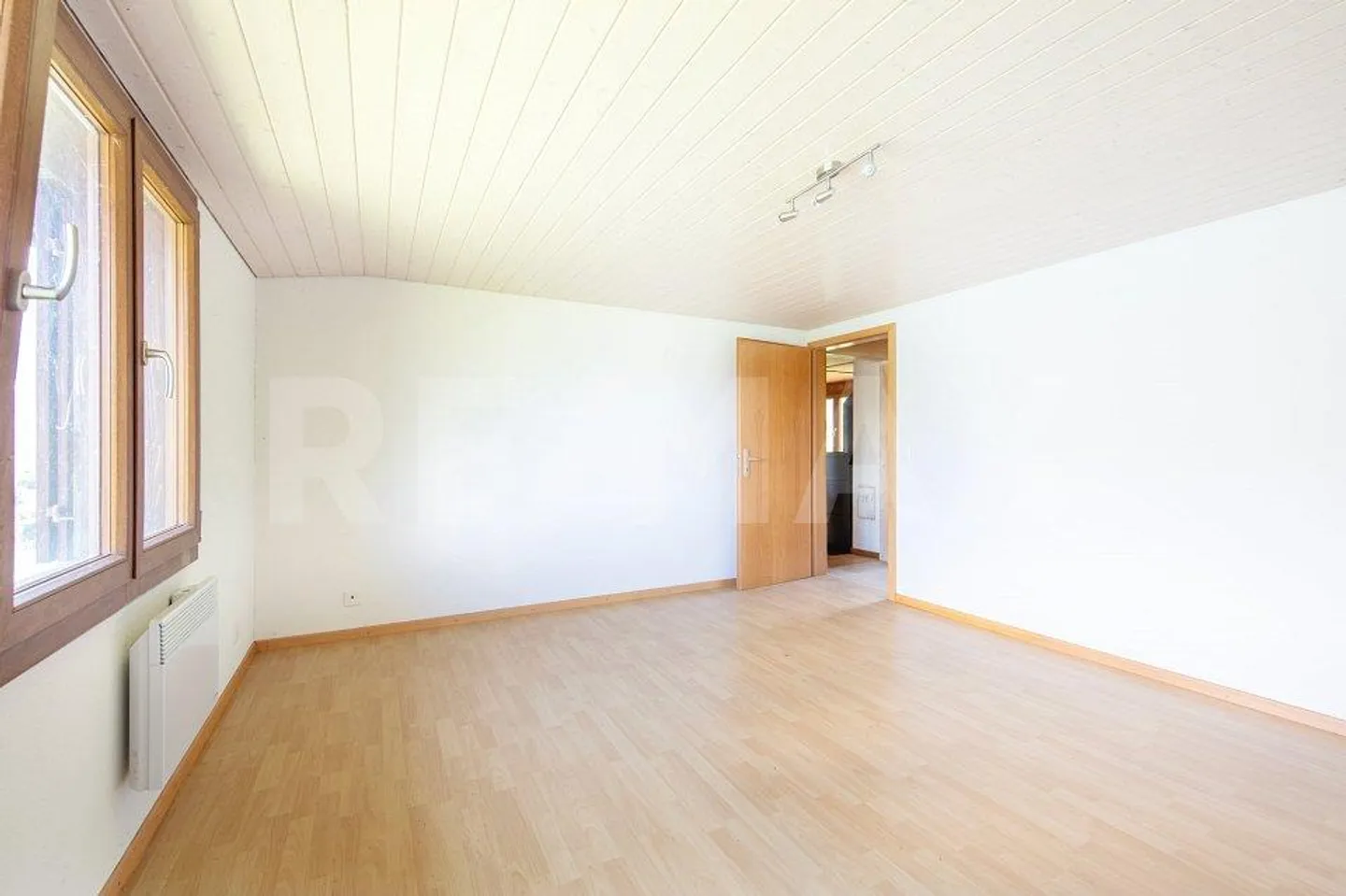 Charming 3-room single-family house with dream lake view in Lauerz SZ - Photo 9 of 13