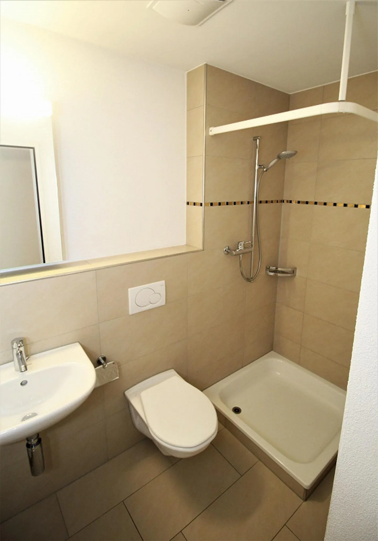 Moderne 3.5-Zimmerwohnung mit Balkon - Foto 6 von 9