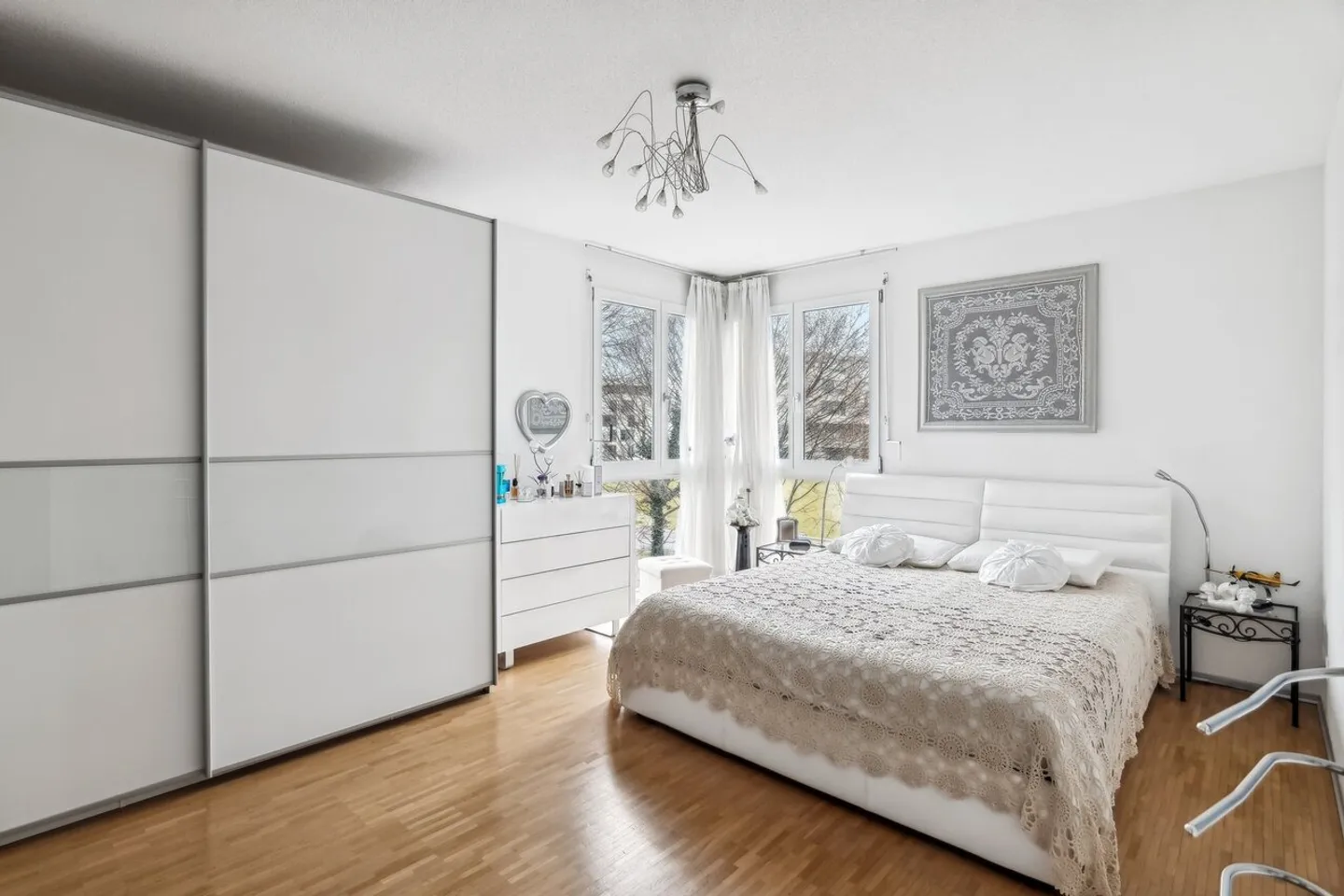 Vivere con comfort: spazioso appartamento di 5,5 stanze a Bienne! - Foto 7 di 11