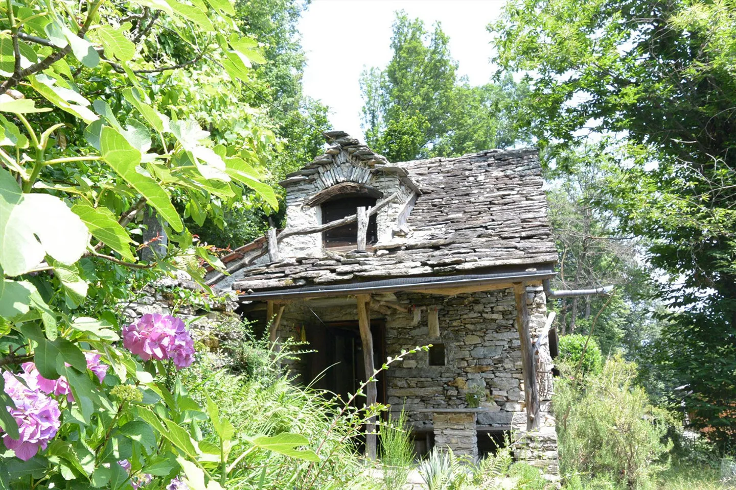 Rustico-Hüsli con Atelier - Foto 2 di 18
