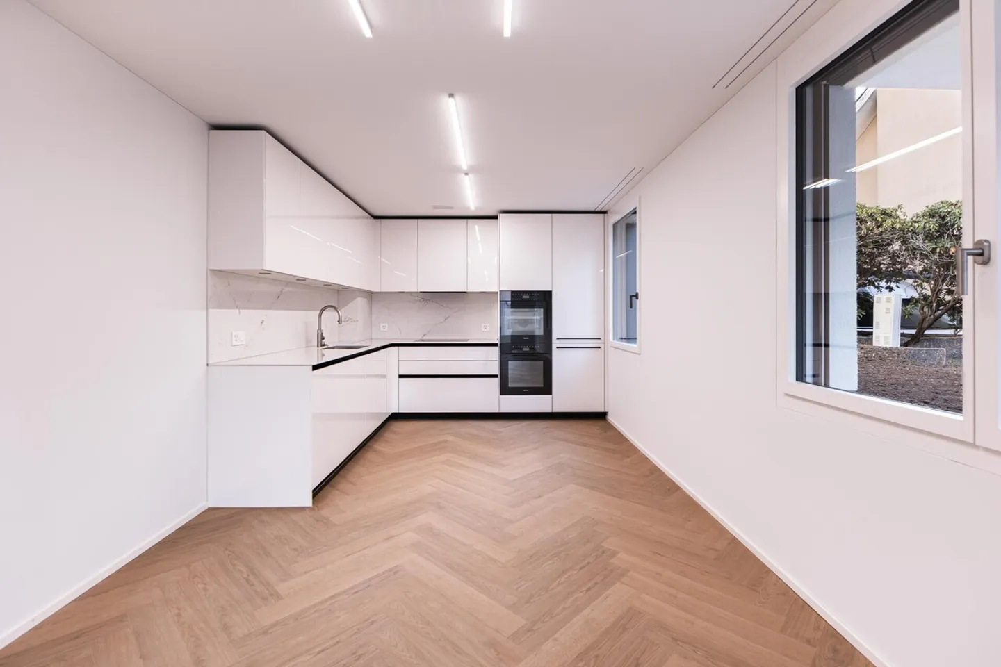Prima occupazione con comfort abitativo a Zurigo-Höngg - Foto 3 di 7