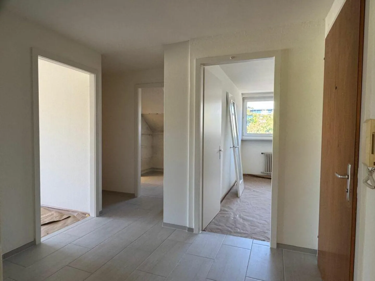Charming 3.5 Room Apartment - Photo 2 of 6