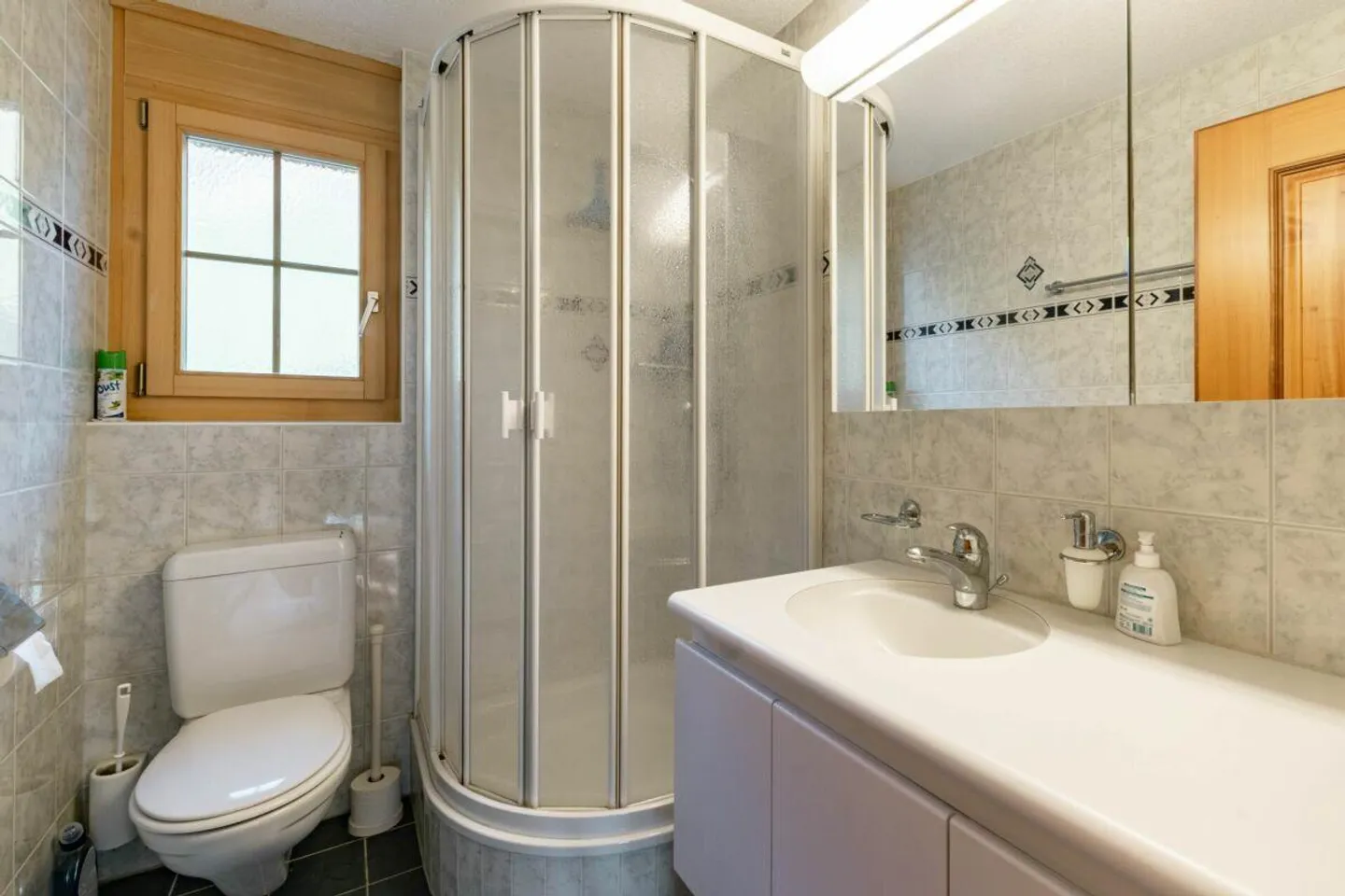 Ampio appartamento di 4,5 stanze nel Chalet Gemel con vista sulle montagne - Foto 14 di 20