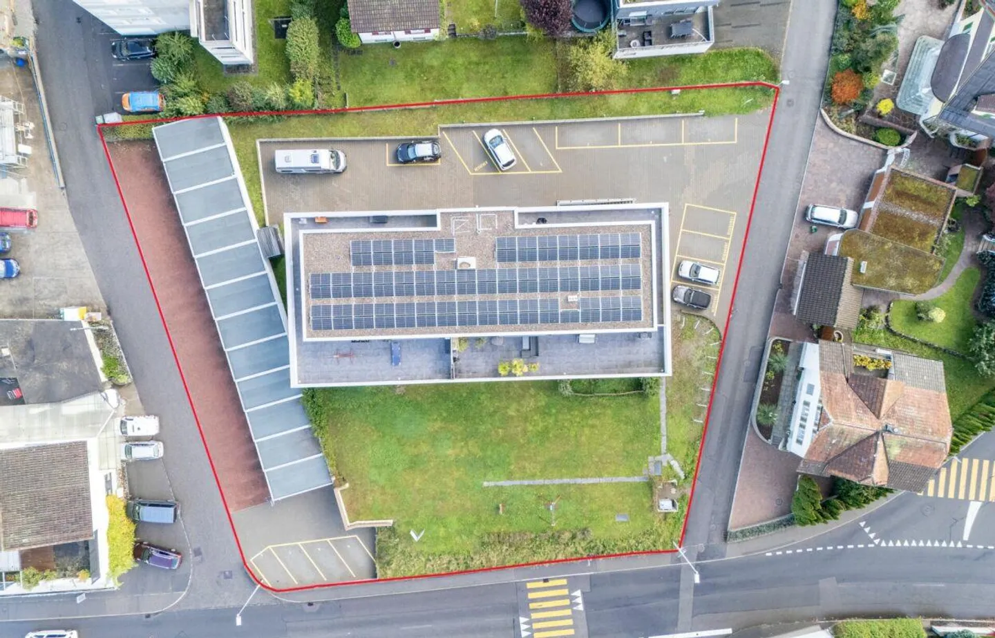 Moderne Renditeliegenschaft mit 12 Wohnungen, 1 Büro und grosszügigem Parkierungsangebot - Foto 5 von 16