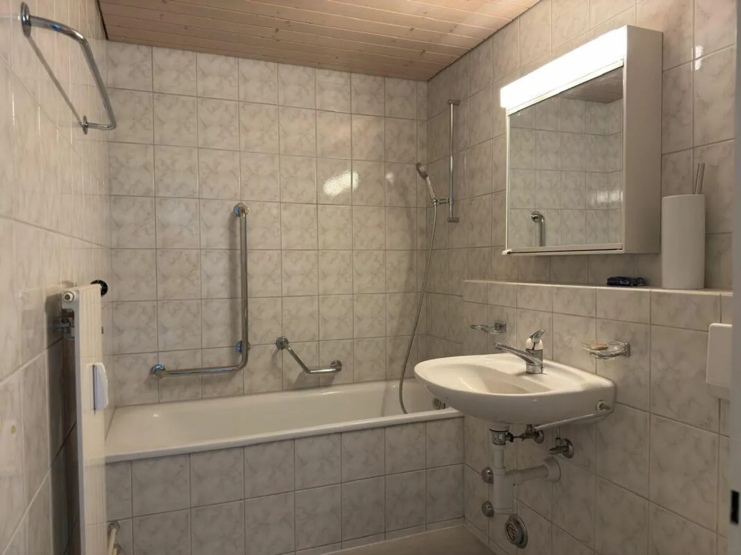 Charming 3.5 Room Apartment - Photo 4 of 6
