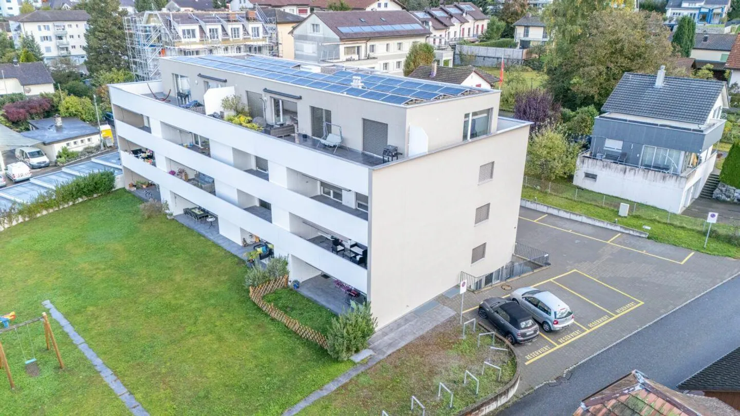 Moderne Renditeliegenschaft mit 12 Wohnungen, 1 Büro und grosszügigem Parkierungsangebot - Foto 4 von 16