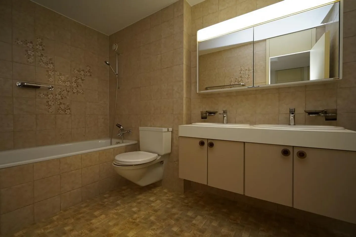 Ampio appartamento di 3.5 stanze in affitto a Lutertal - Foto 5 di 7