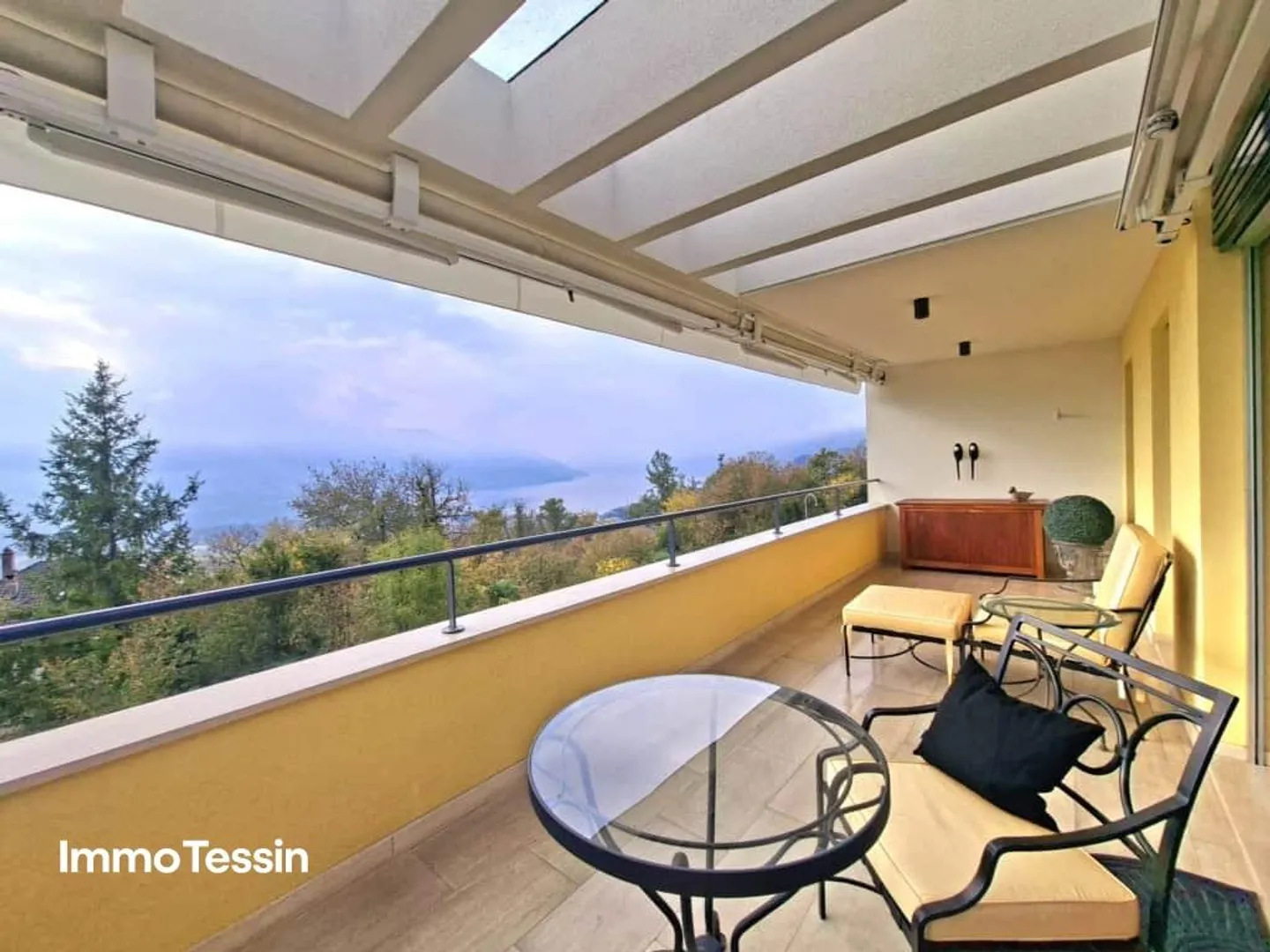 HIGHLIGHT: A Jewel in Locarno-Monti, Pure Luxury, Relaxation and a... - Photo 3 of 13