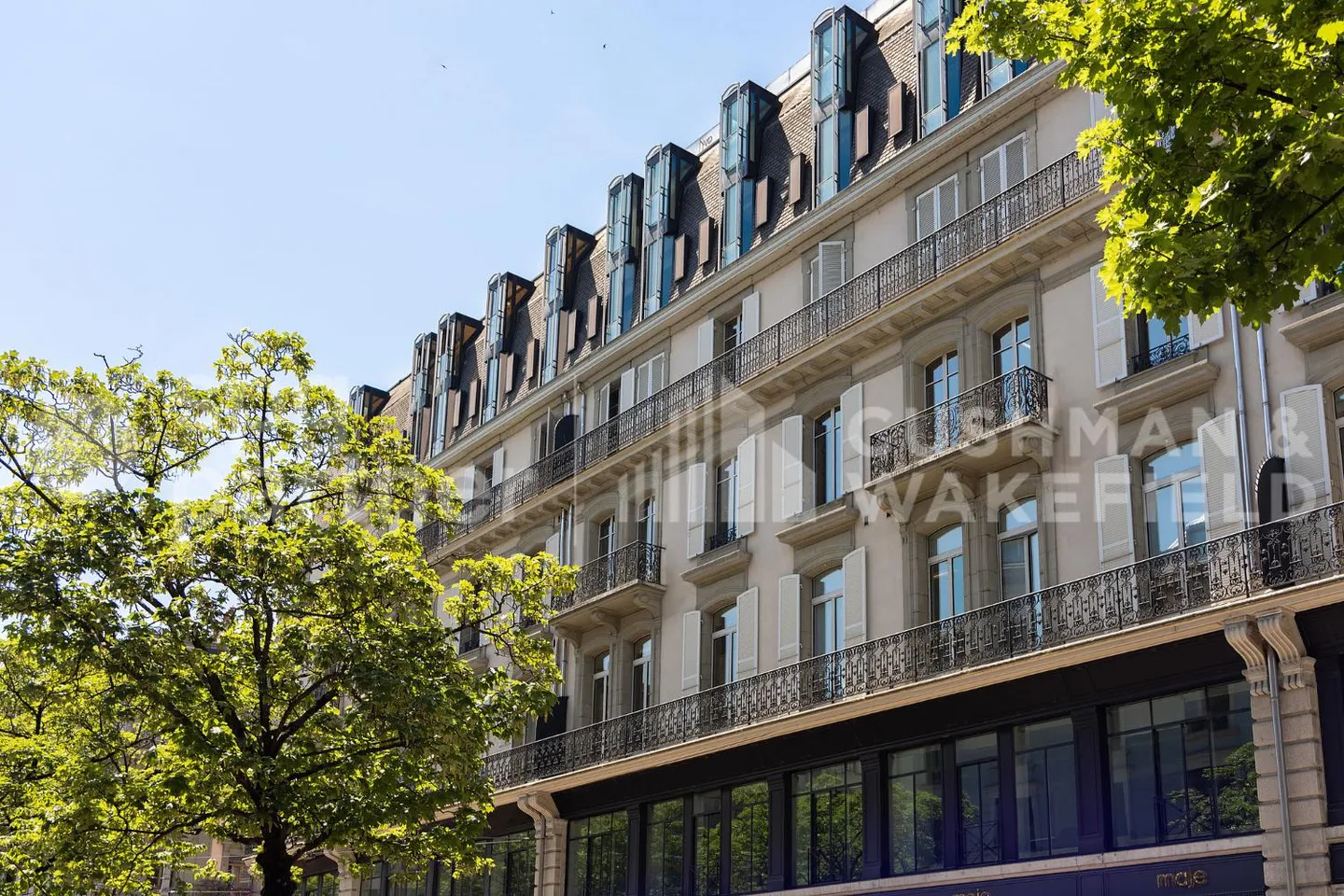 290 m² Offices in a prestigious address in Geneva - Italy 8-10 - Photo 1 of 12