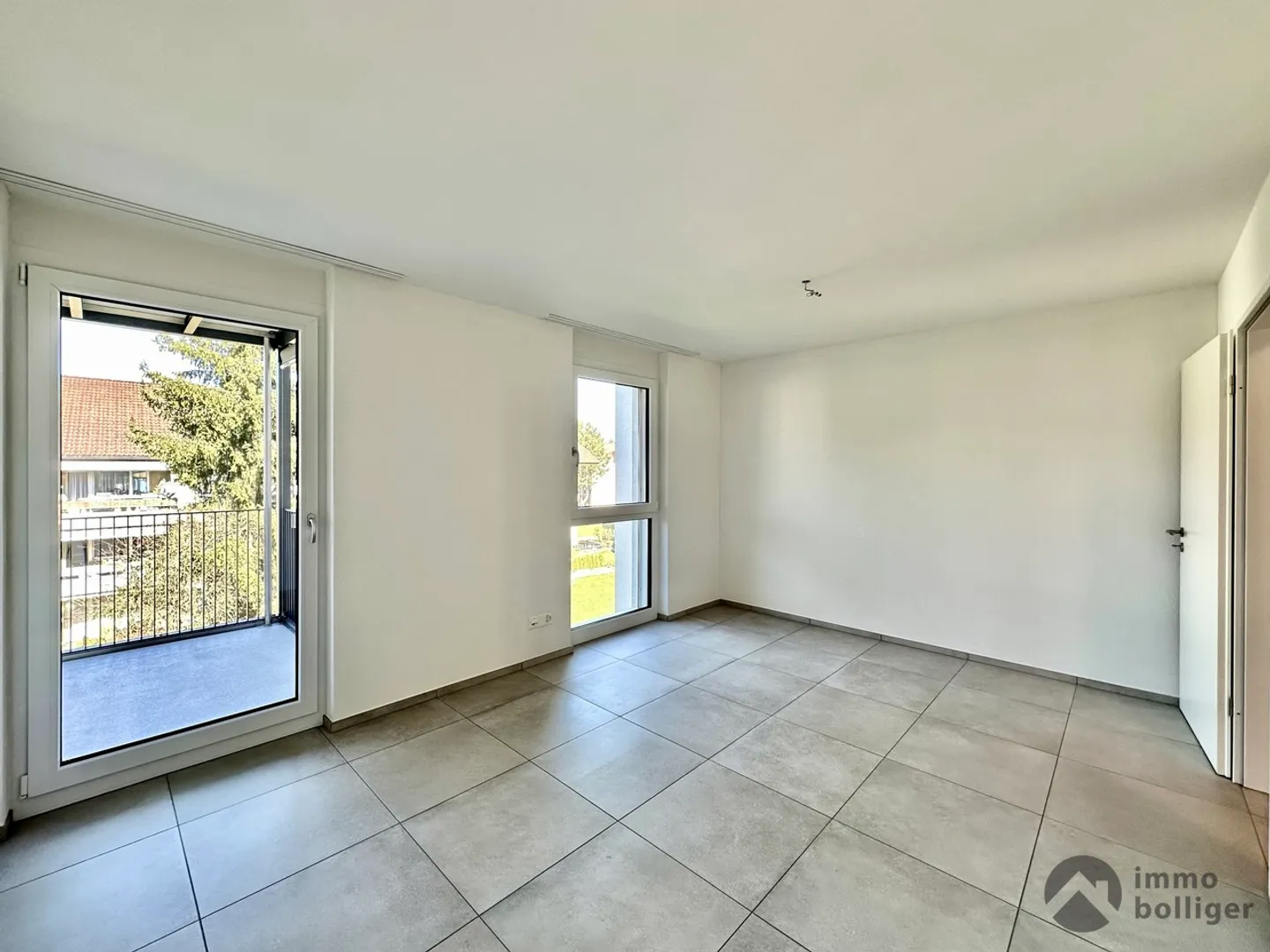Modern and bright 4.5-room apartment for rent in the best location! - Photo 4 of 9