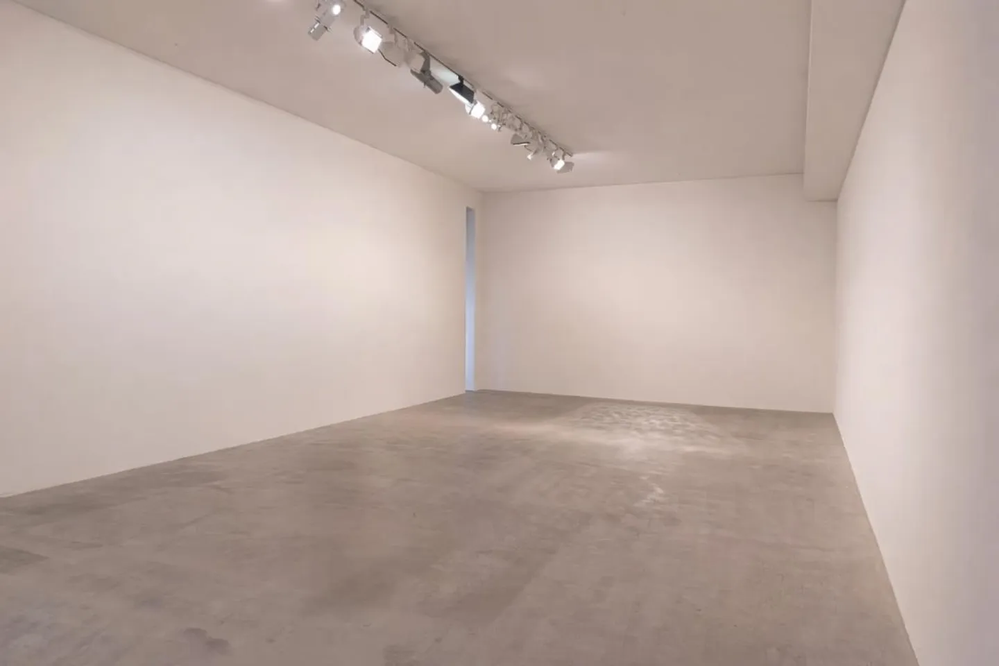 Spazio al piano terra rappresentativo in un indirizzo di prima classe - Foto 9 di 11