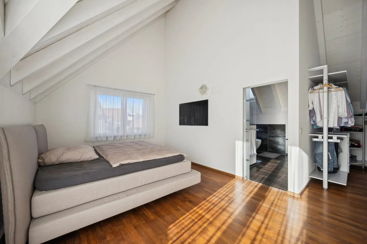 Oasi esclusiva di benessere con piscina in una posizione perfetta - Foto 4 di 8