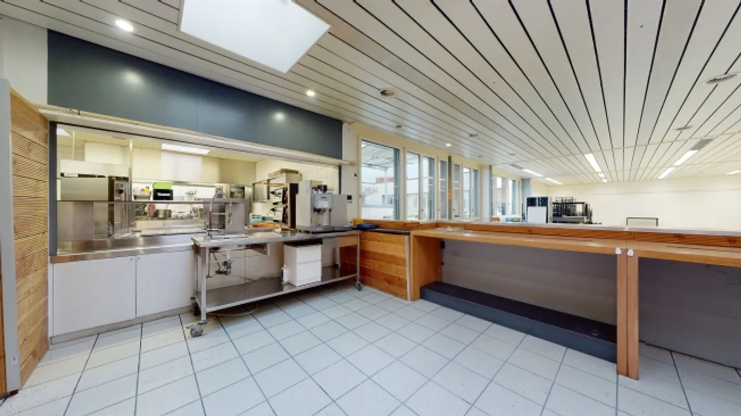 «Hier findet Ihr Restaurant einen Idealen Platz mit Innenhof.» - Foto 8 von 13