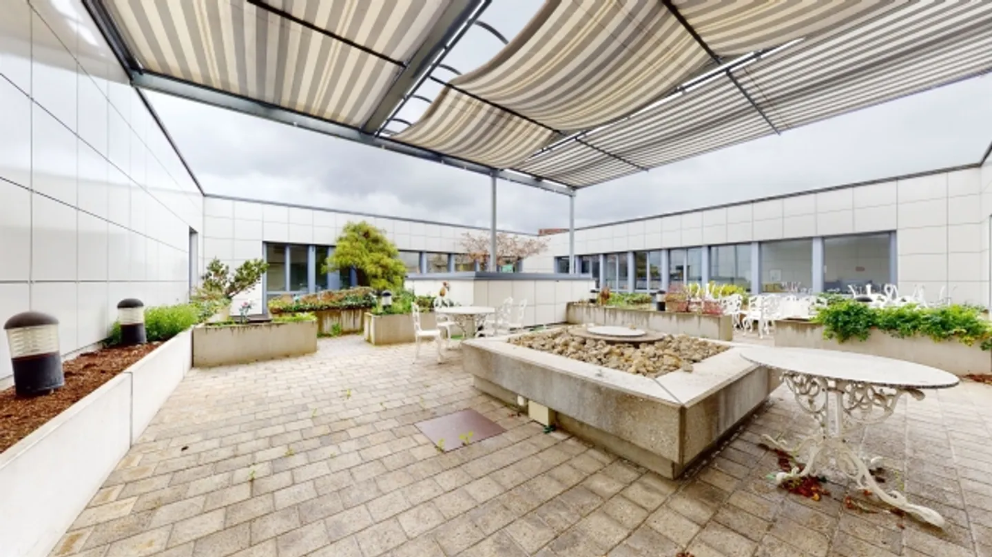 «Hier findet Ihr Restaurant einen Idealen Platz mit Innenhof.» - Foto 9 von 13