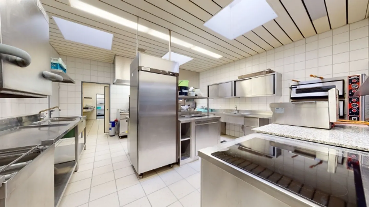 «Hier findet Ihr Restaurant einen Idealen Platz mit Innenhof.» - Foto 12 von 13