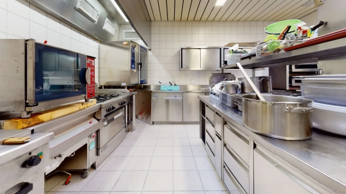 «Hier findet Ihr Restaurant einen Idealen Platz mit Innenhof.» - Foto 13 von 13