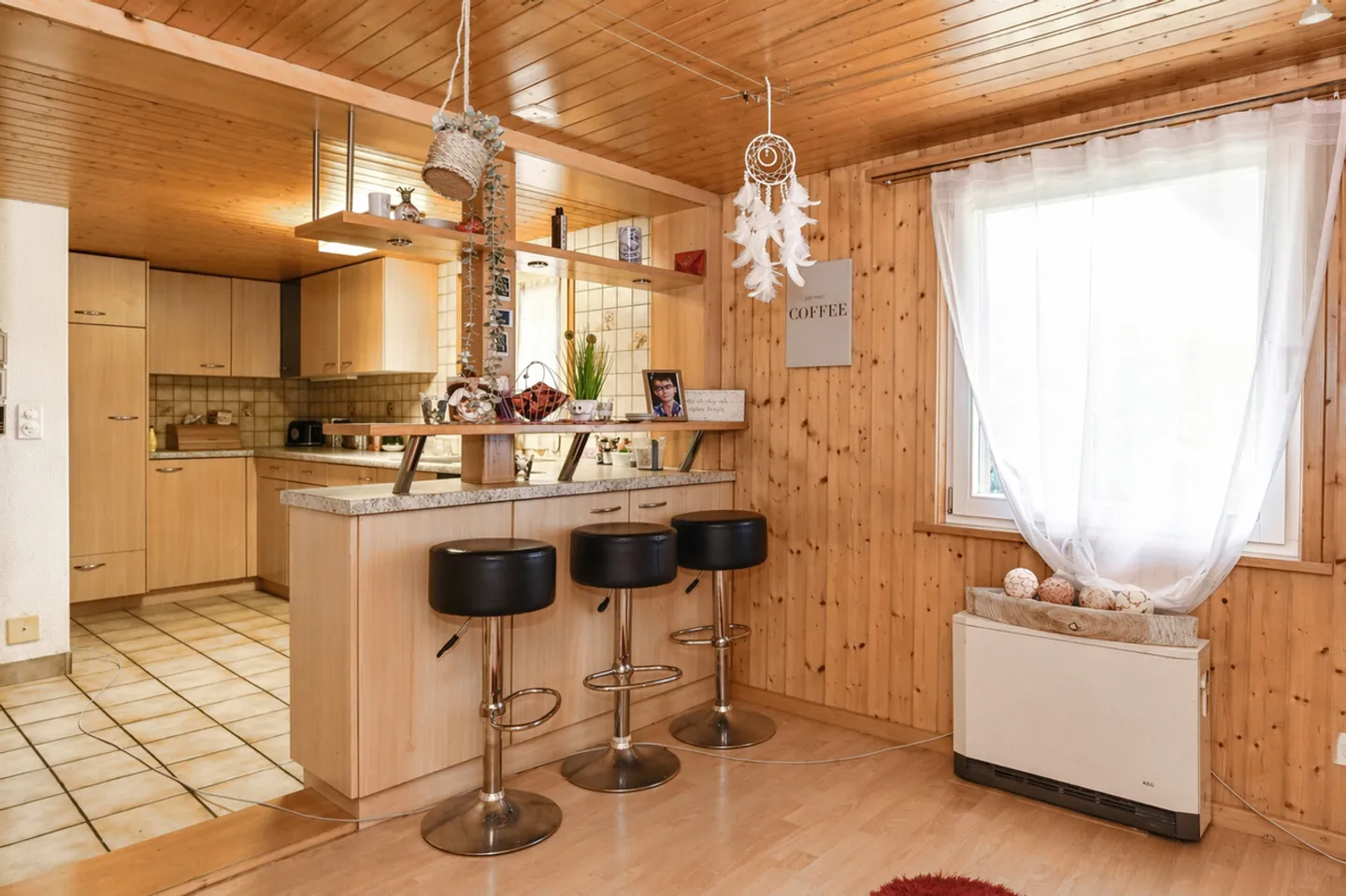 Two-family house with barn and plenty of green space in an optimal location - Photo 6 of 13