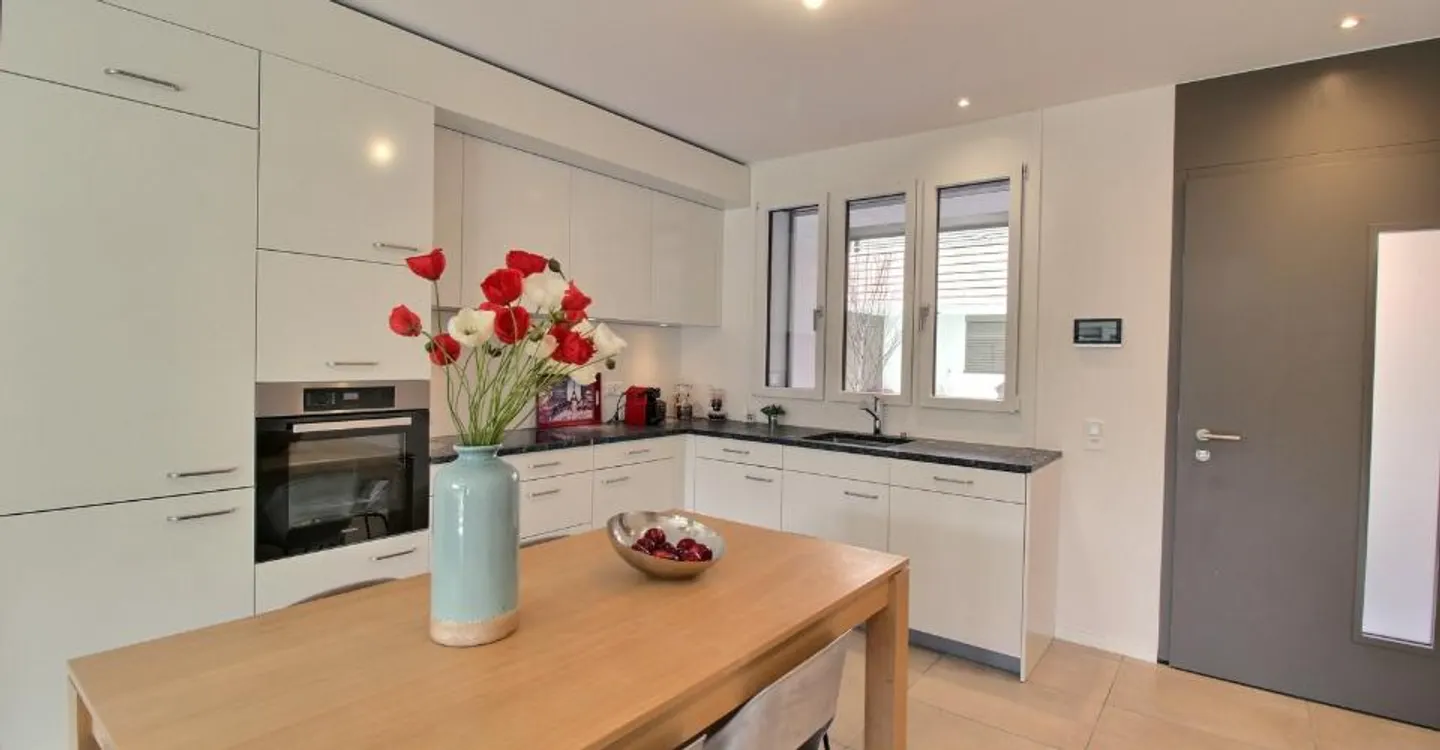 Superbo duplex di 3,5 locali in affitto - Foto 3 di 11