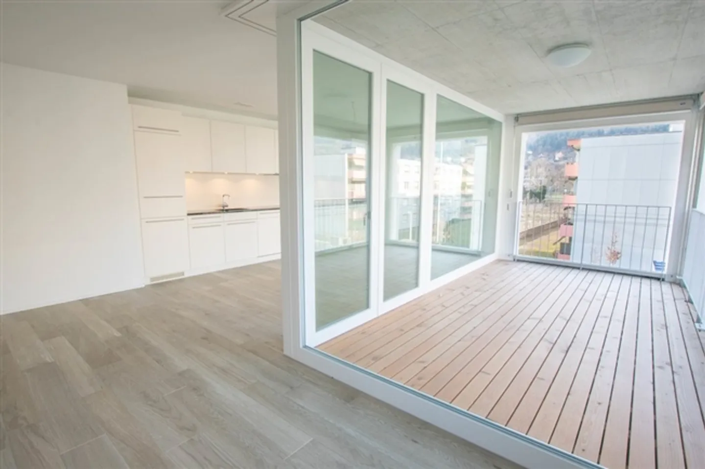 Moderno appartamento di 4,5 stanze nel Jardin du Paradis - Foto 4 di 12