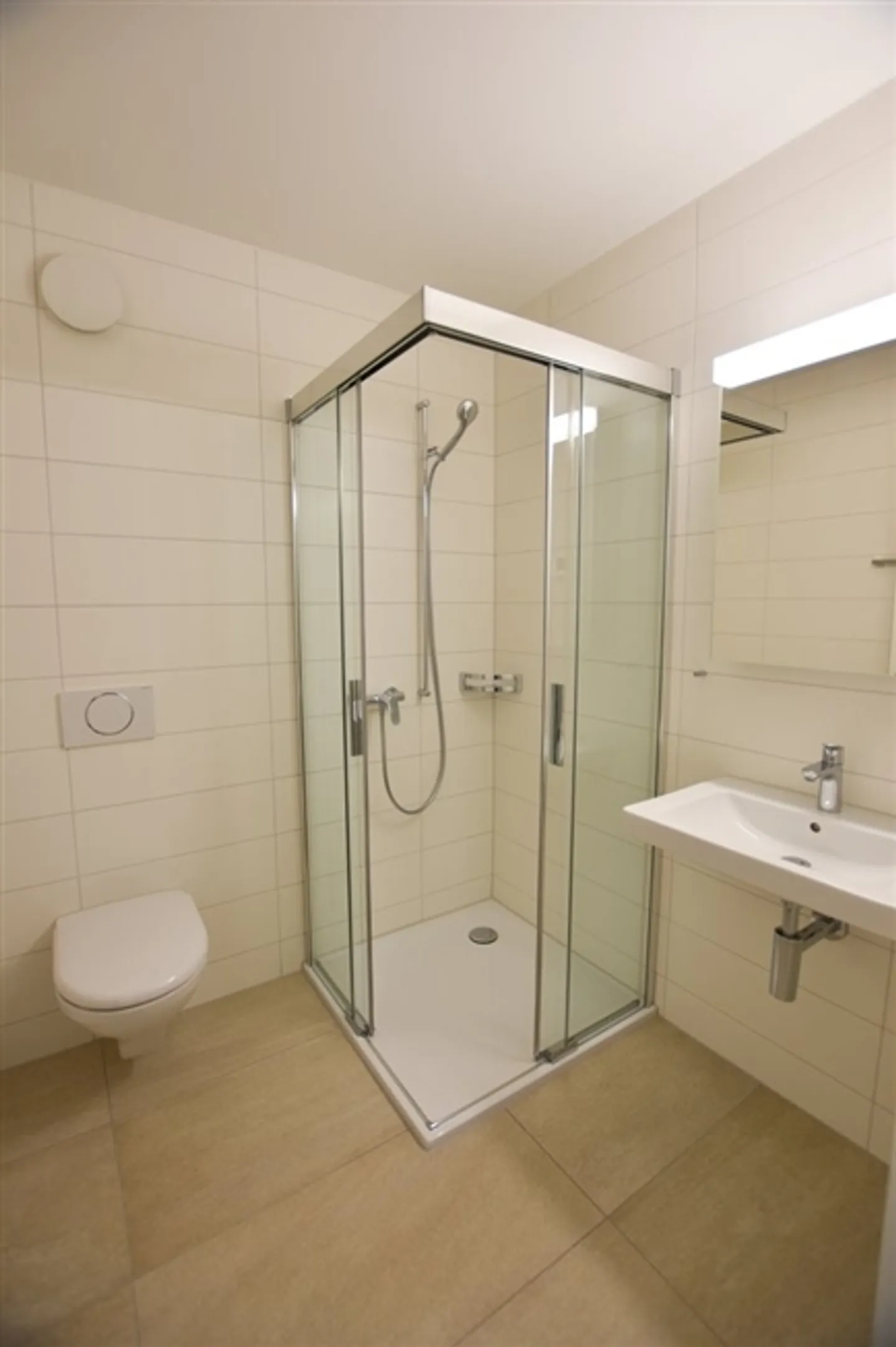 Moderno appartamento di 4,5 stanze nel Jardin du Paradis - Foto 6 di 12