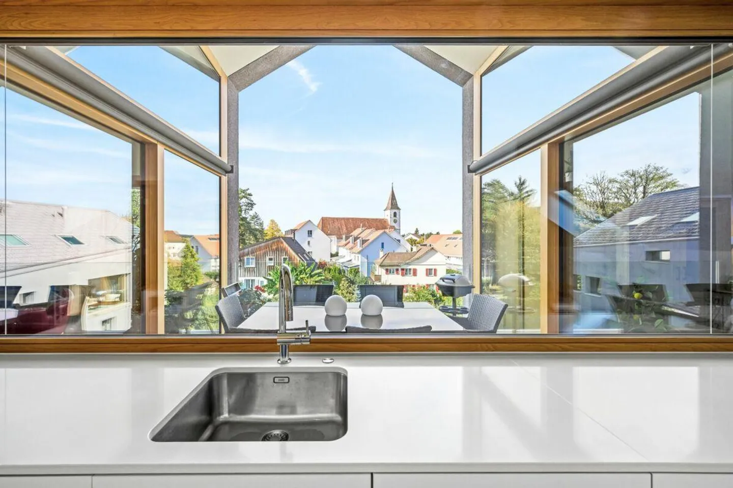 Attraktive 5,5-Zimmer-Attikawohnung (3 Schlafzimmer) mit 2 Loggien... - Foto 1 von 13