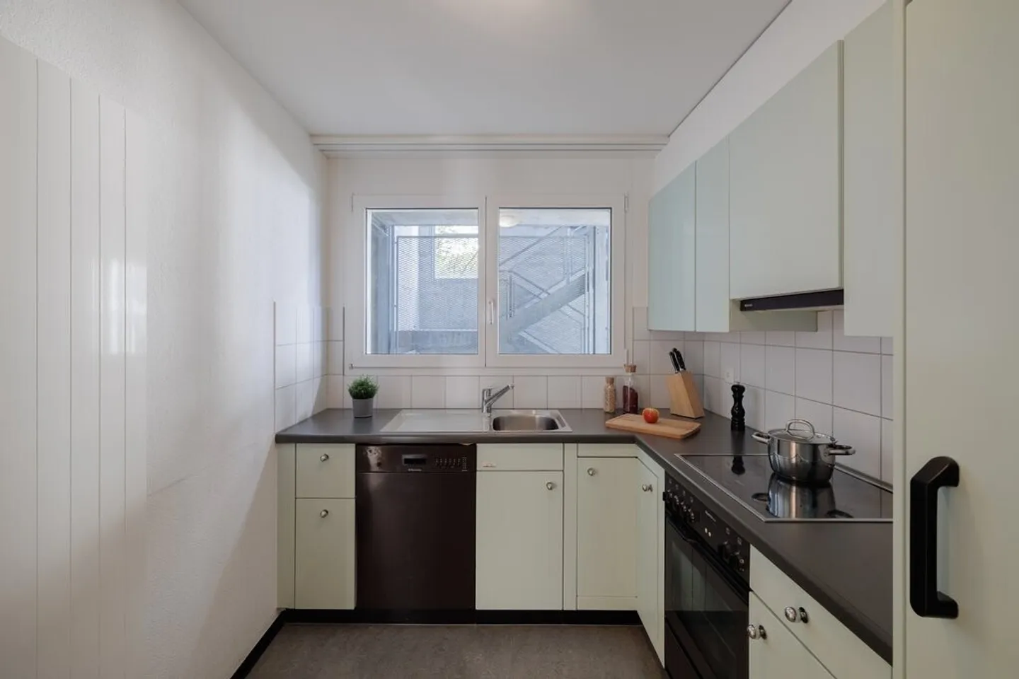 Living in the village center - Photo 5 of 6