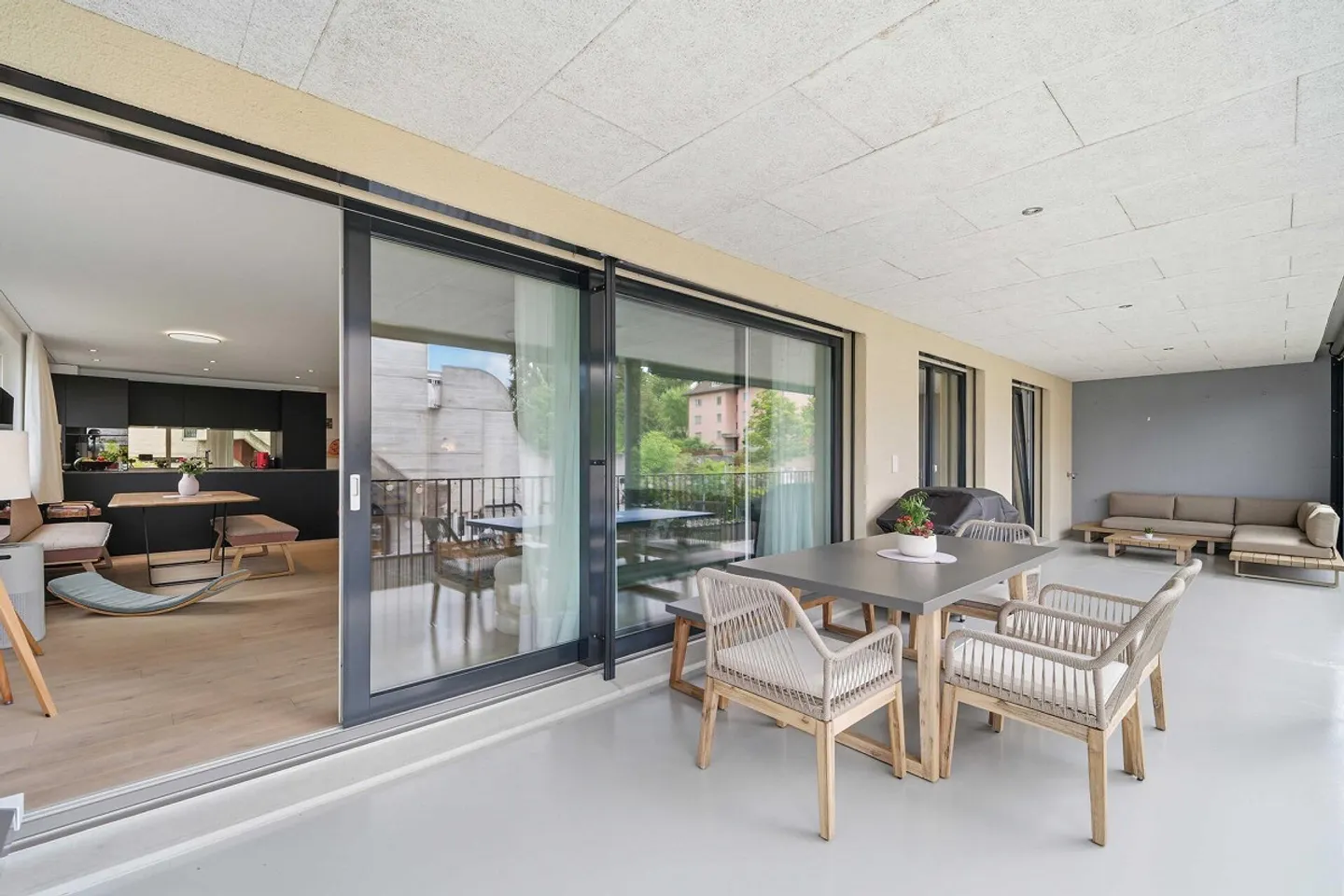Nouvel appartement avec 147 m² de confort de vie pour toute la famille - Photo 1 sur 6
