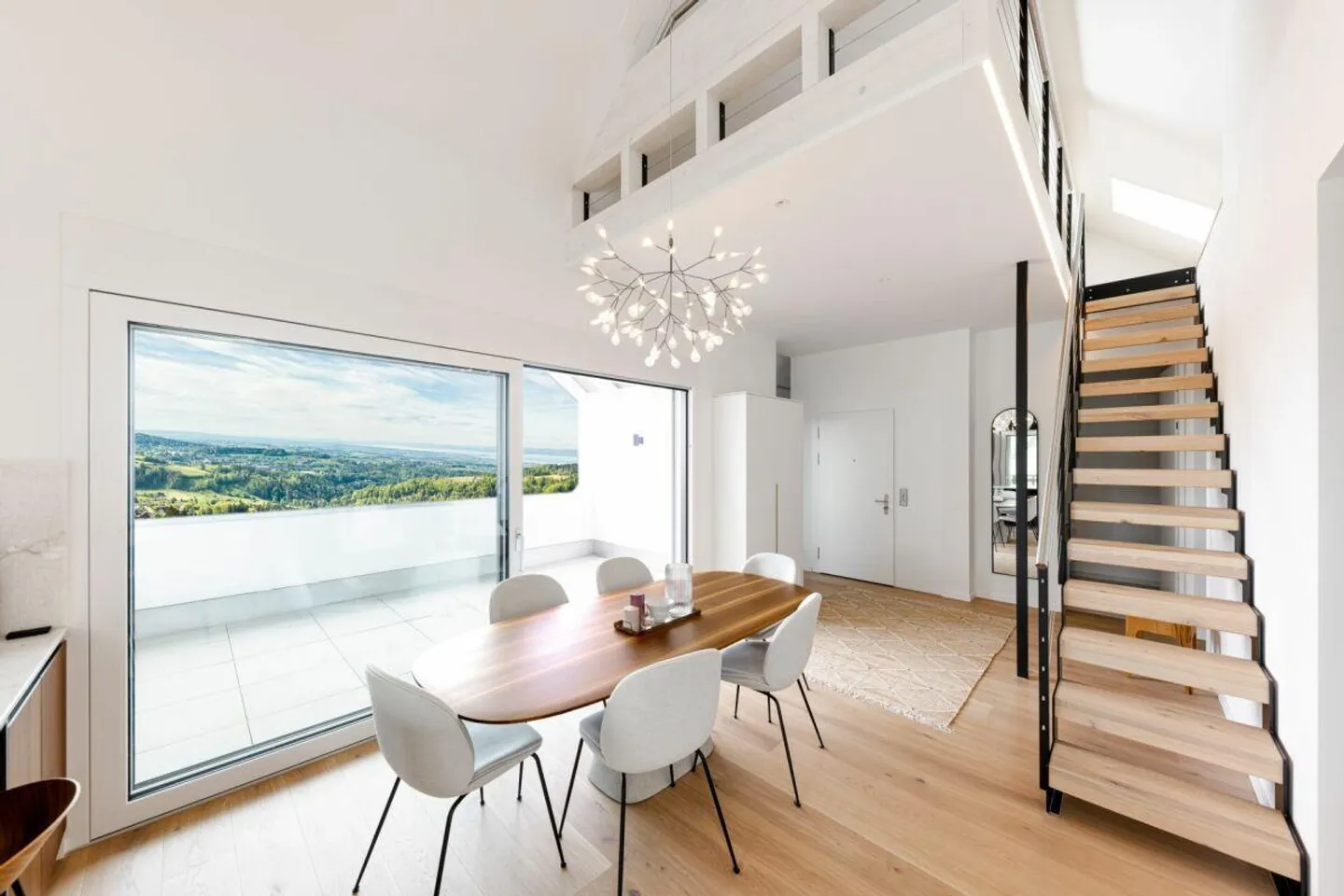 Luxurious Penthouse with Lake Constance Panoramic View - Photo 6 of 11