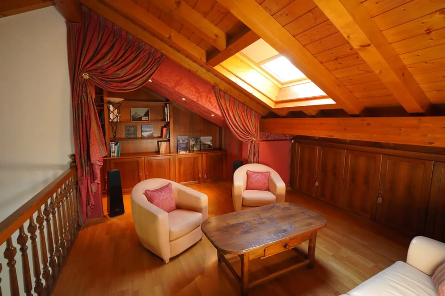 MAGNIFICENT PENTHOUSE FOR RENT IN GRAVELONE - Photo 4 of 13