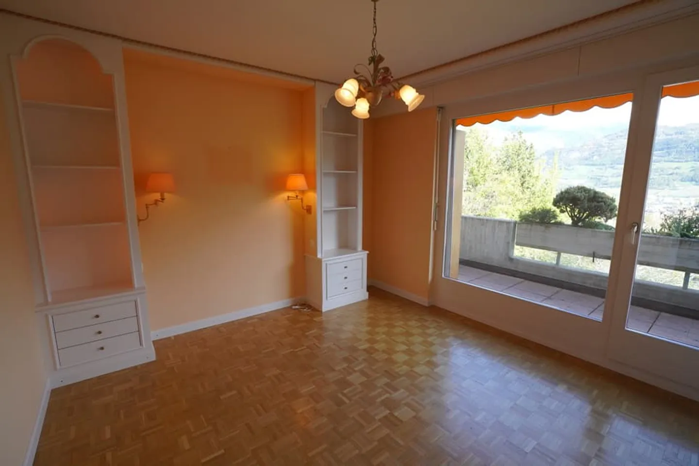 MAGNIFICENT PENTHOUSE FOR RENT IN GRAVELONE - Photo 10 of 13