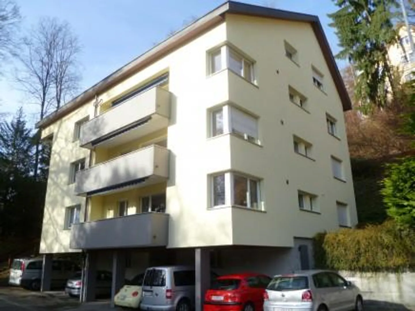Appartement de 4,5 pièces près du centre - Photo 2 sur 9