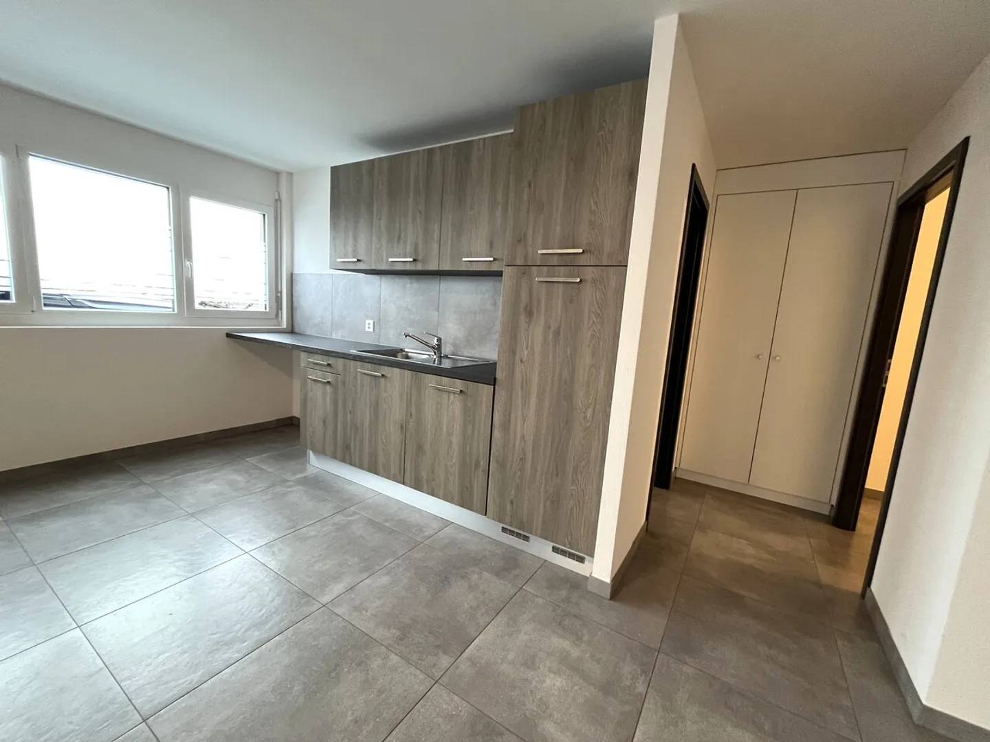 Commercial space / offices of 93m2 in Poliez-le-Grand - Photo 3 of 6