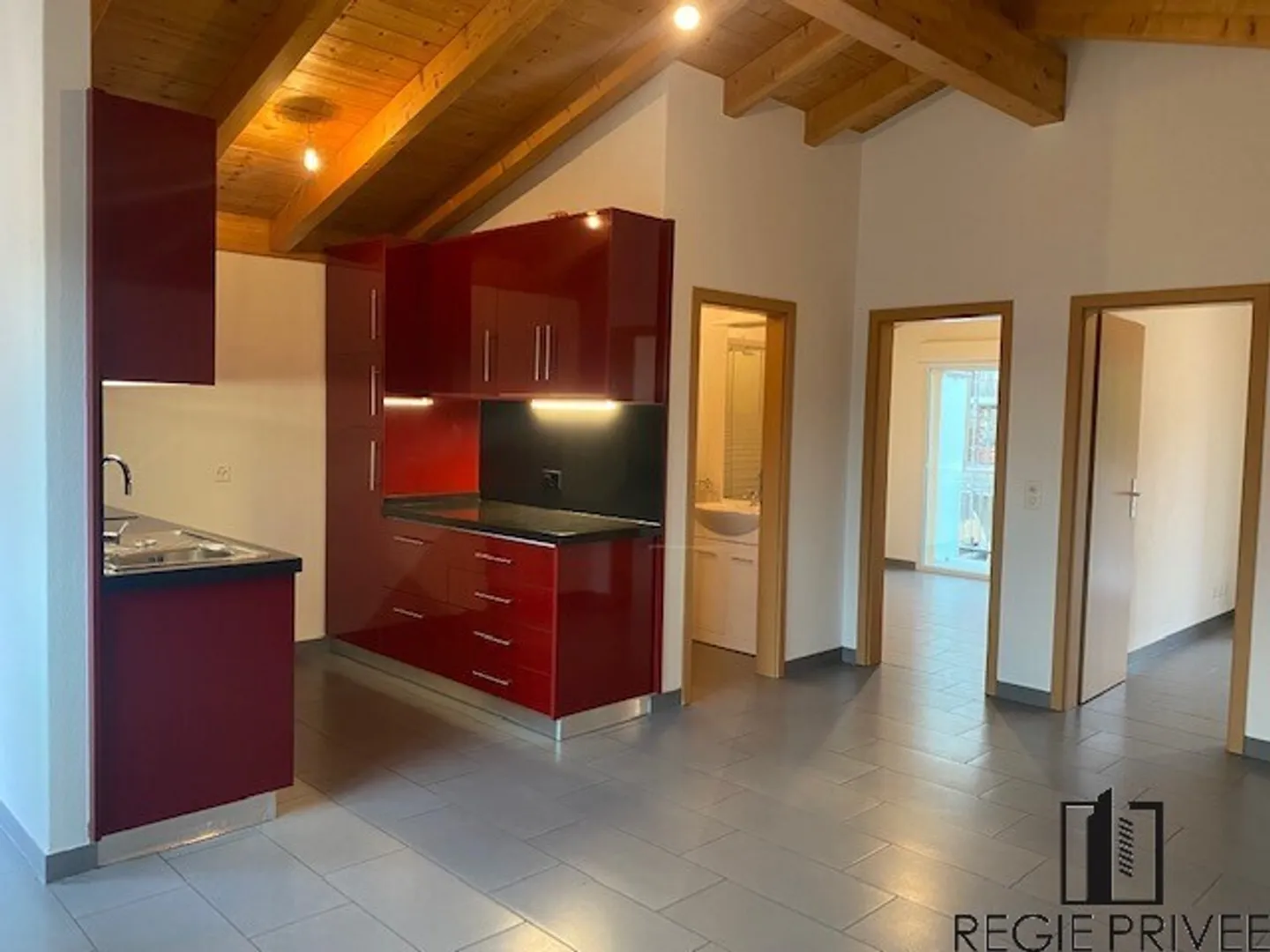 This beautiful apartment in the lovely municipality of Riddes is close to the highway and the peaceful greenery - Photo 1 of 6