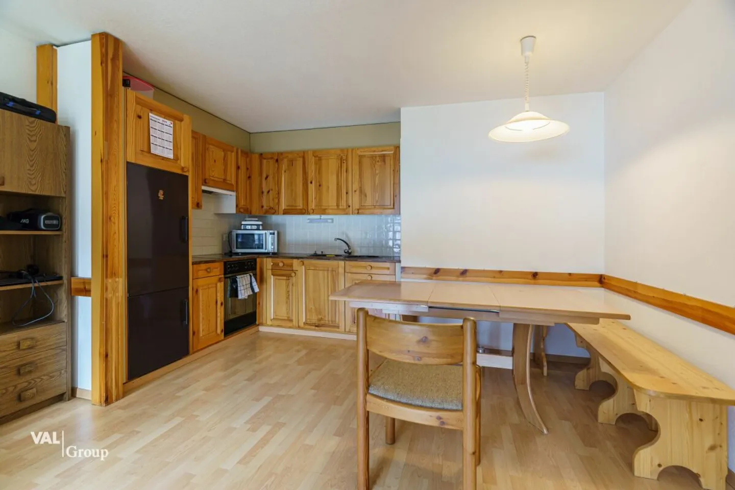Bright 2.5 Room Apartment with Large Terrace in a Sunny, Central Location - Photo 1 of 12