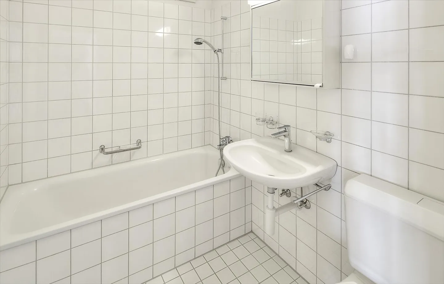 La colonie du bien-être. - Photo 4 sur 7