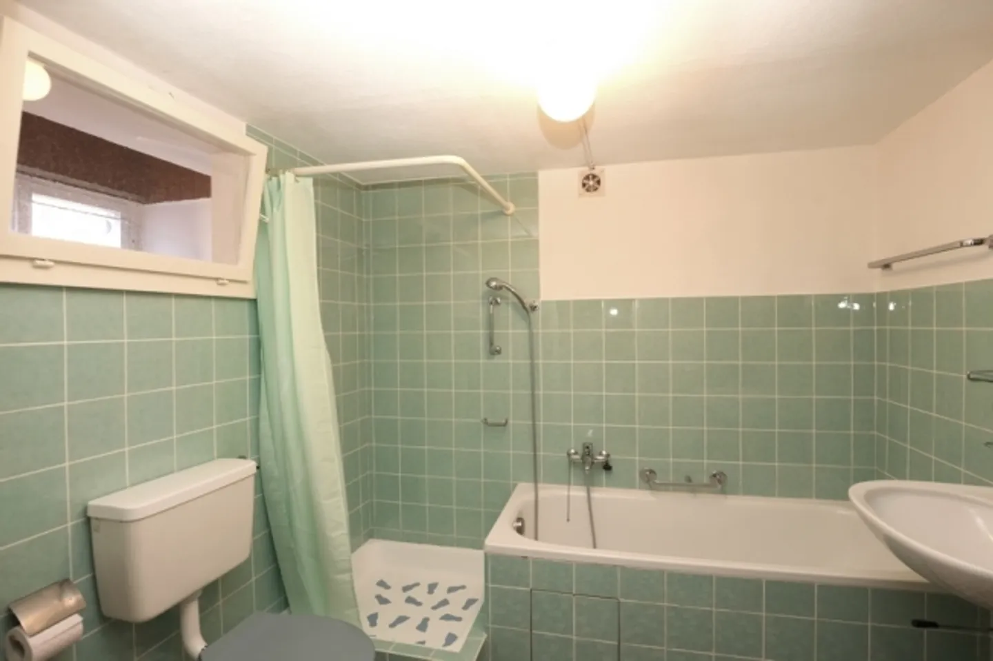 In vendita in campagna una semplice casa familiare da restaurare - Foto 7 di 15