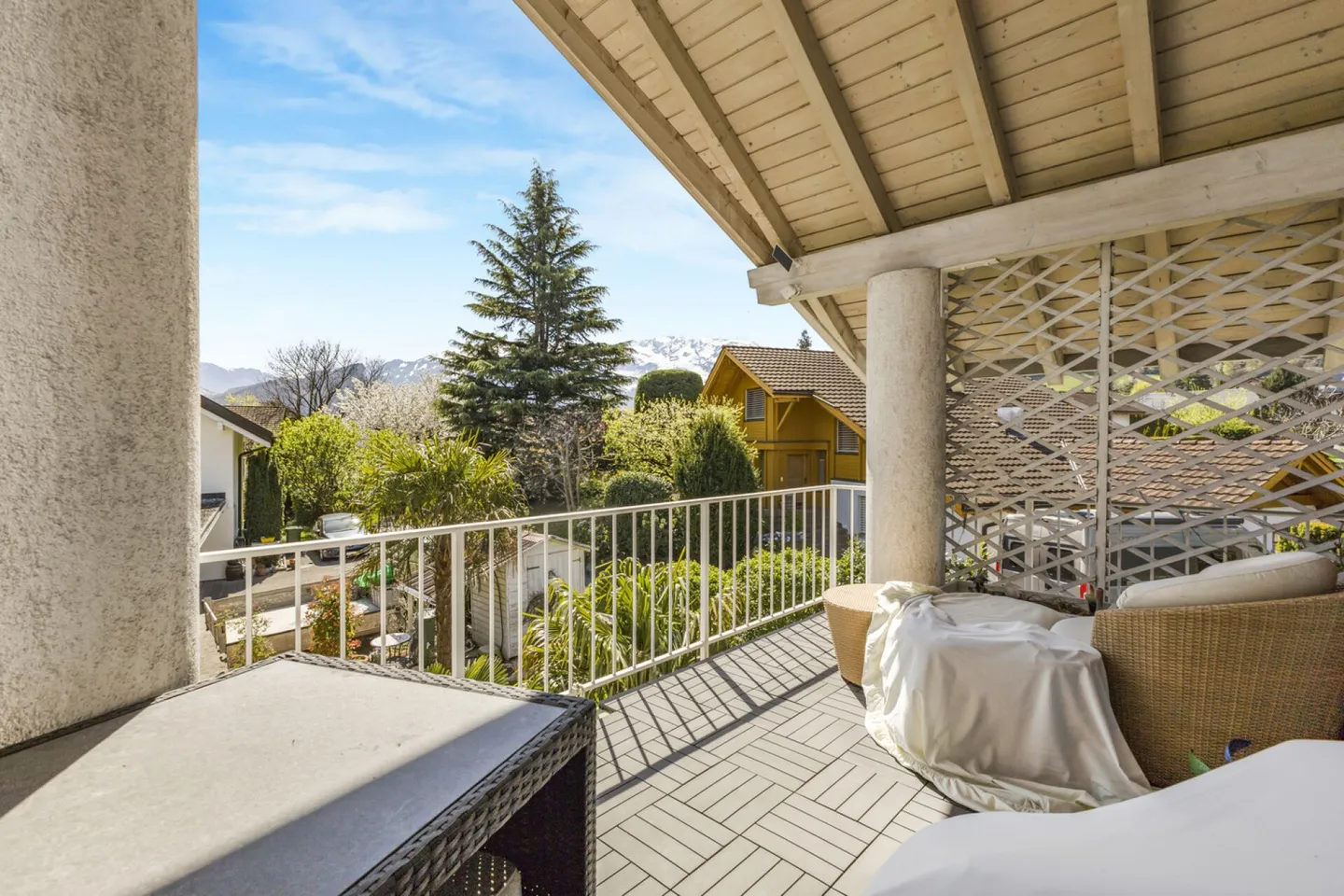 Casa bifamiliare soleggiata con giardino, camino e impianto fotovoltaico a Trübbach - Foto 17 di 36